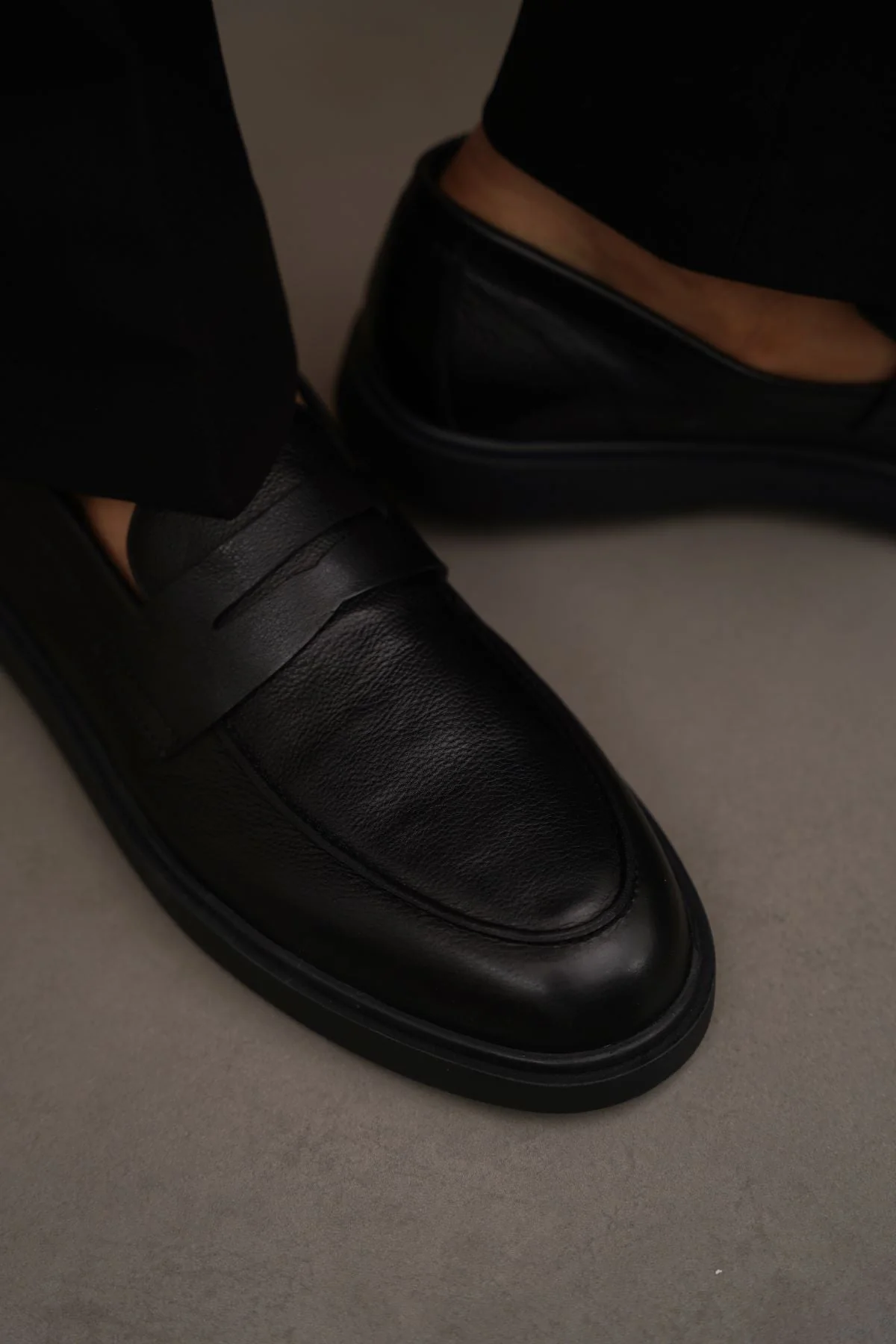EVERYDAY LEATHER LOAFERS - Image 2