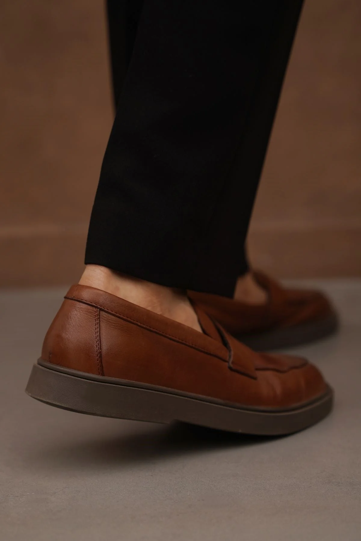 EVERYDAY LEATHER LOAFERS - Image 4