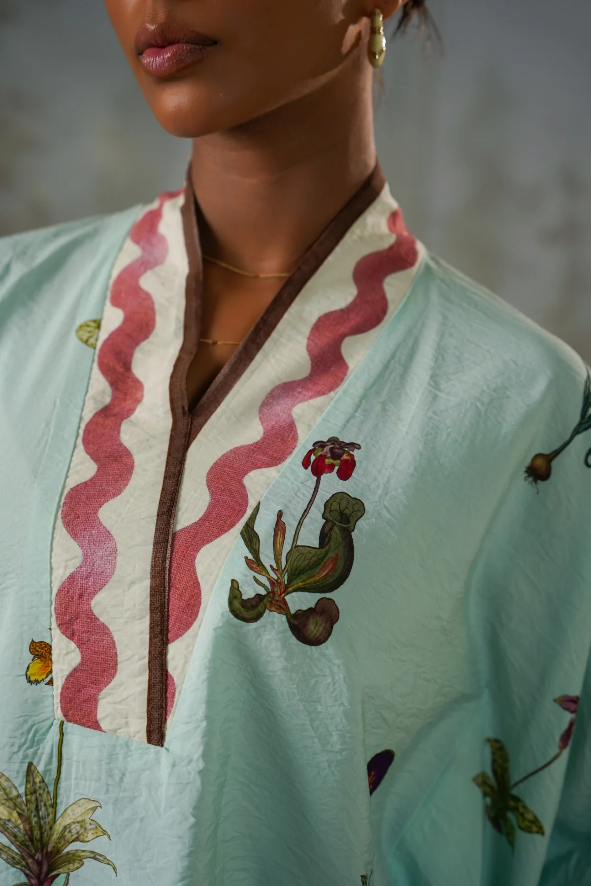 FLOWERS IN WATER KAFTAN SHIRT - Image 3