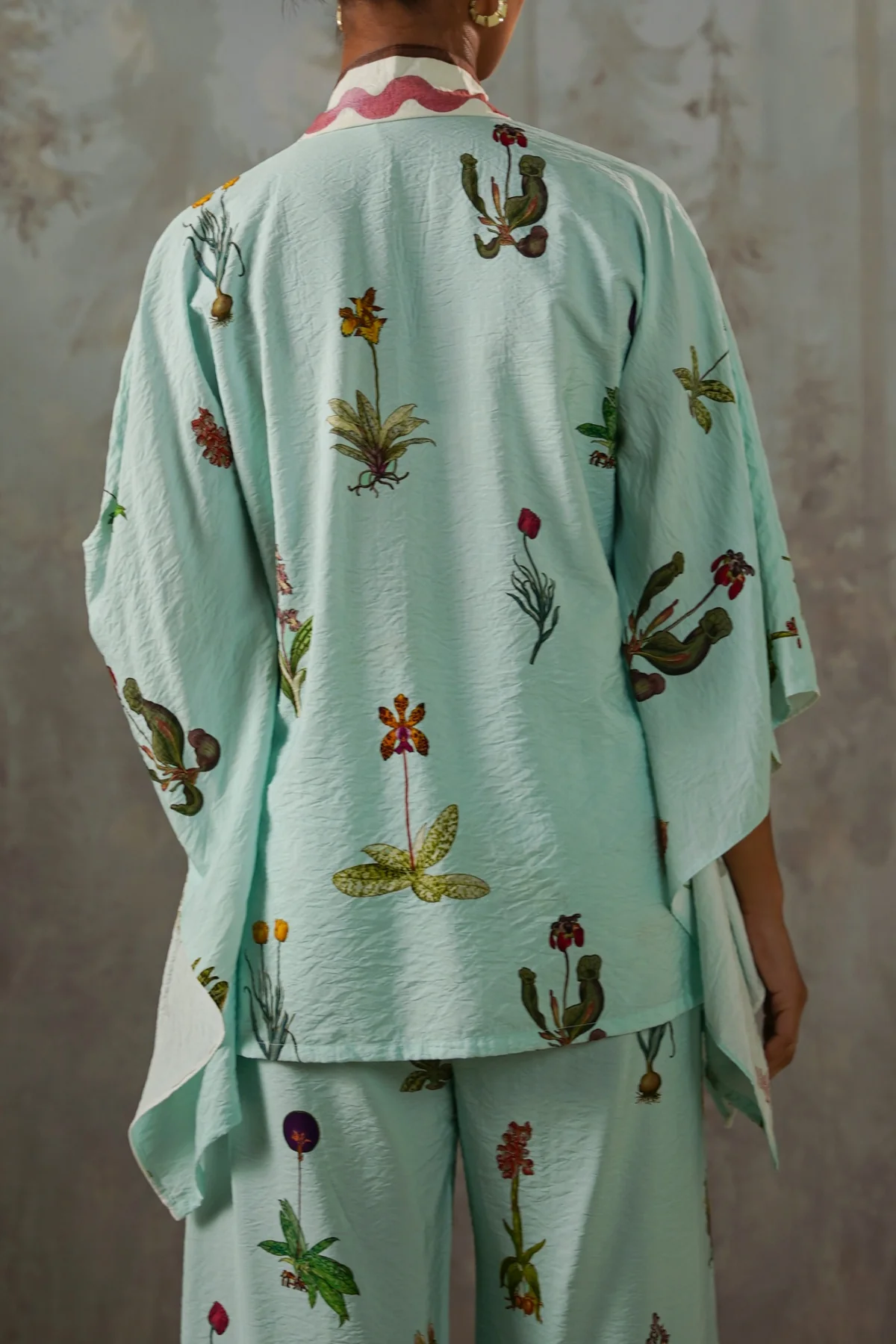 FLOWERS IN WATER KAFTAN SHIRT - Image 4