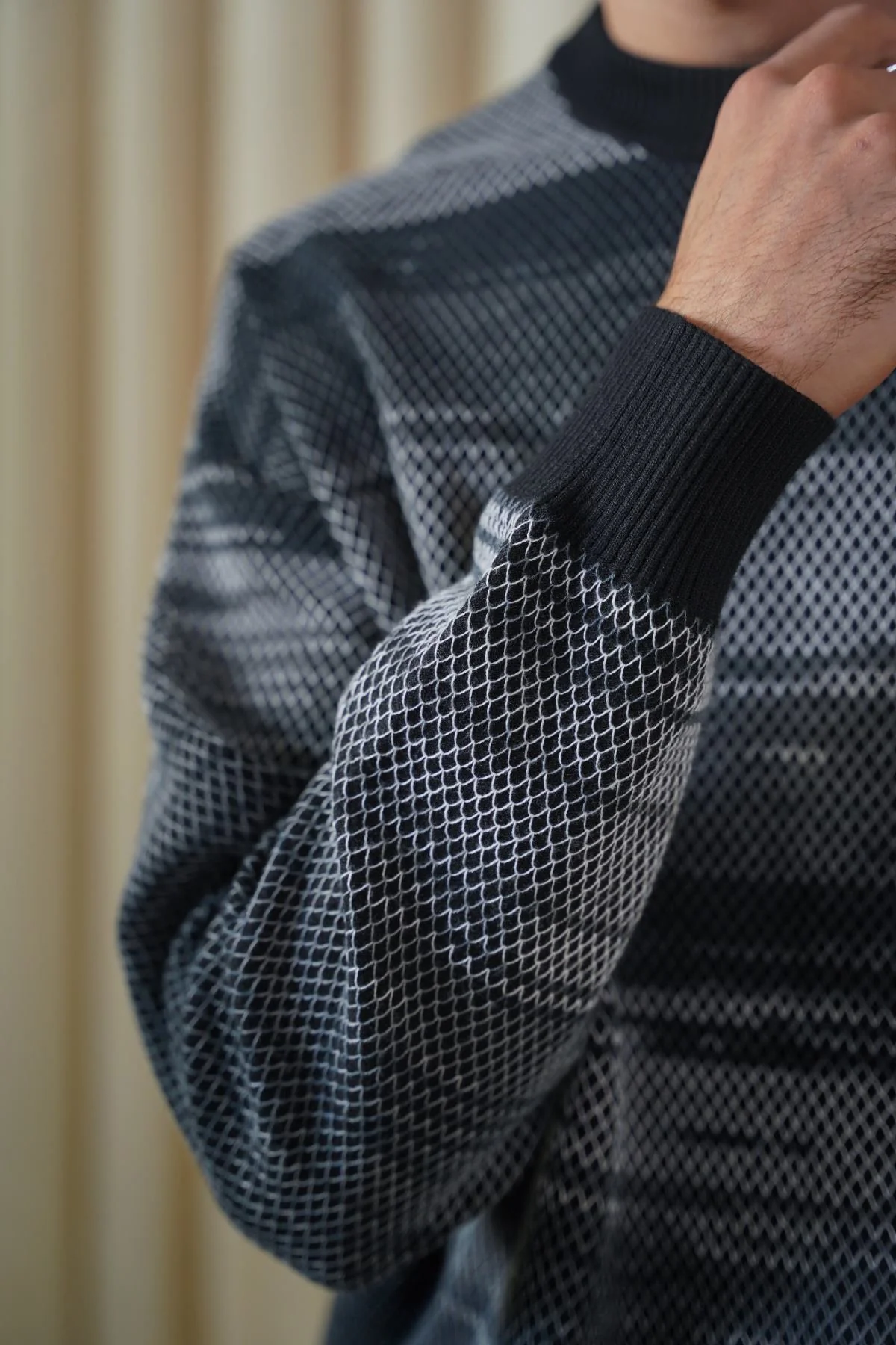 GRADIENT KNIT SWEATER - Image 2