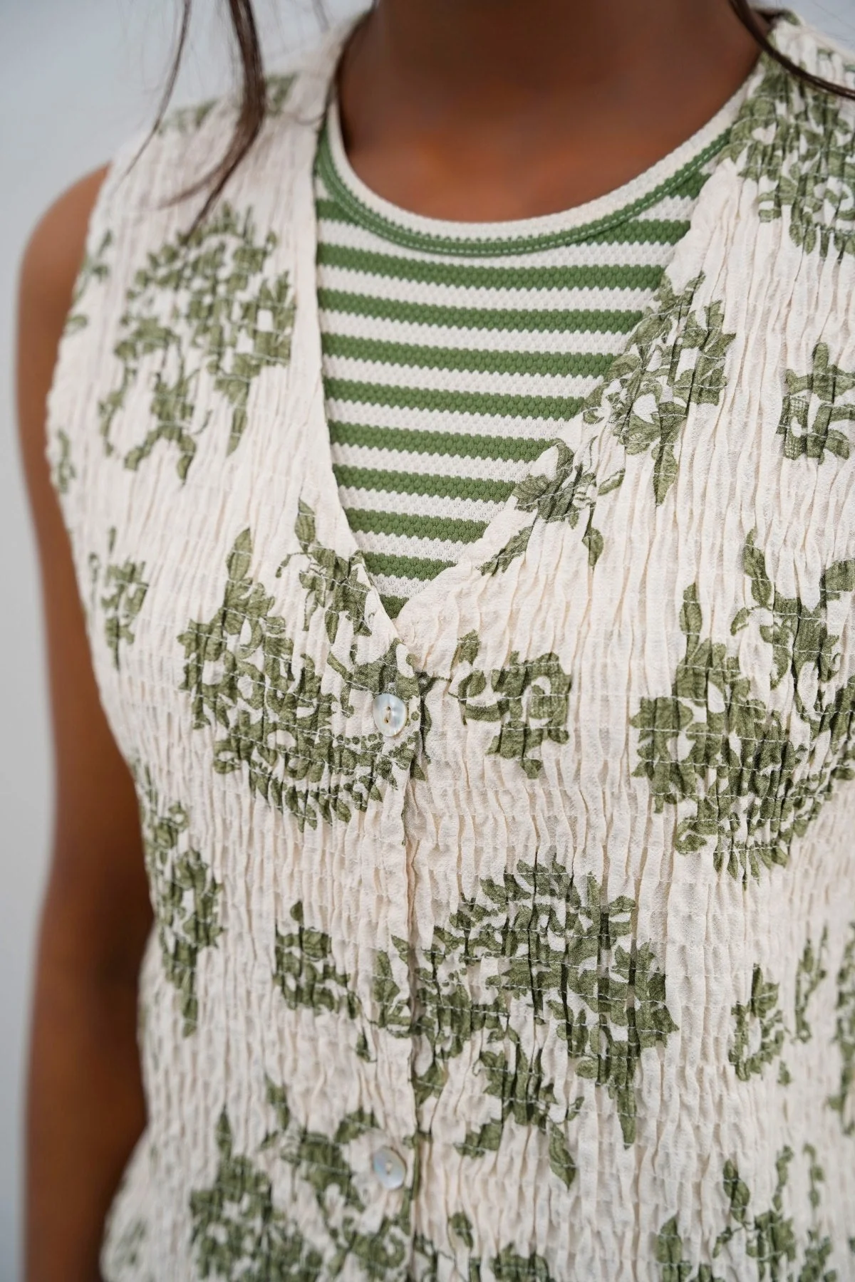 GREEN SMOCKED VEST - Image 3