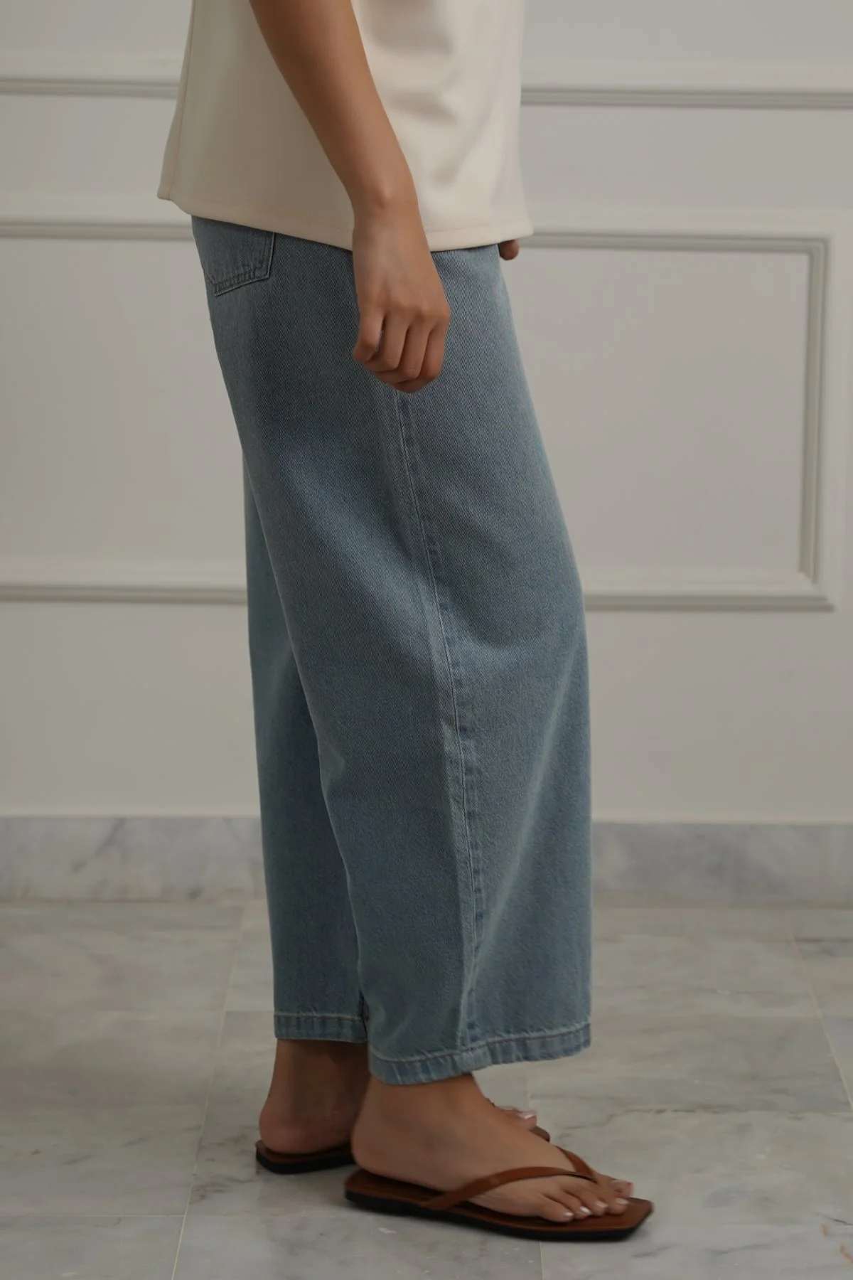 HIGH WAIST COCOON JEANS - Image 4