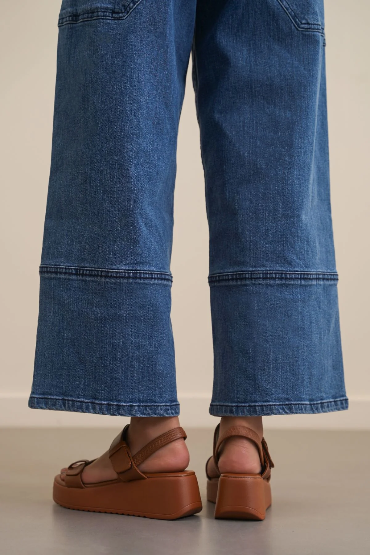HOLIDAY MAMA SANDALS - Image 3