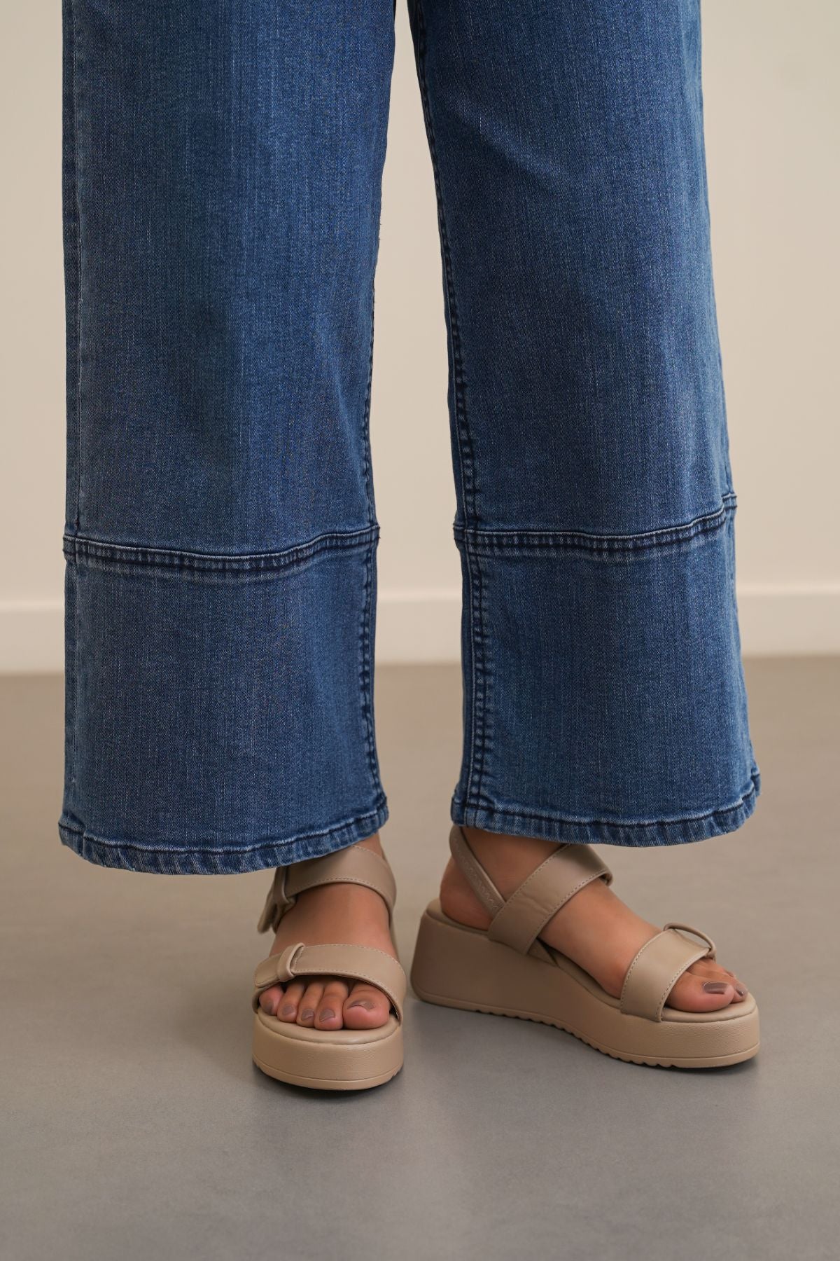 HOLIDAY MAMA SANDALS - Image 4