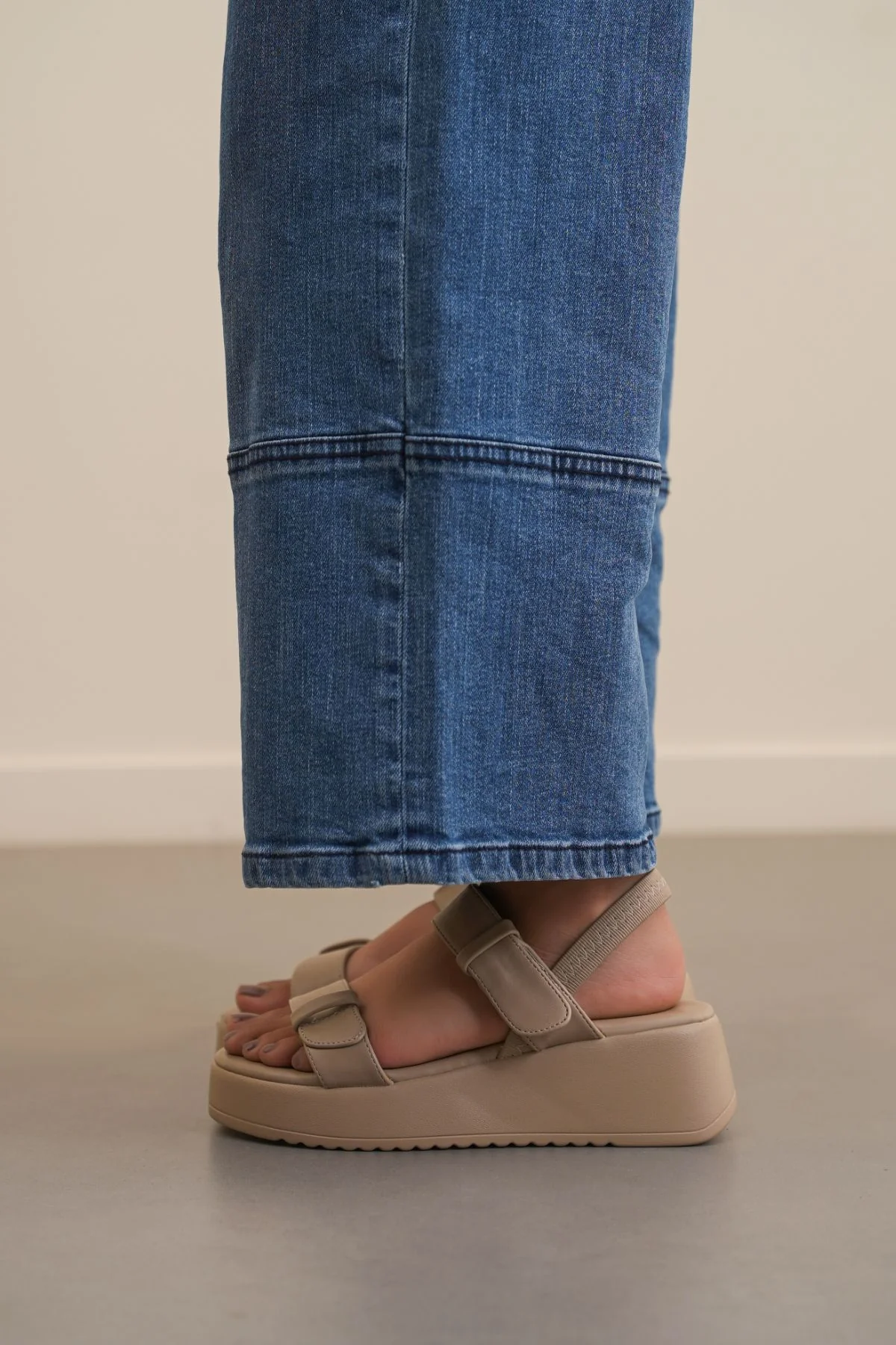 HOLIDAY MAMA SANDALS - Image 5