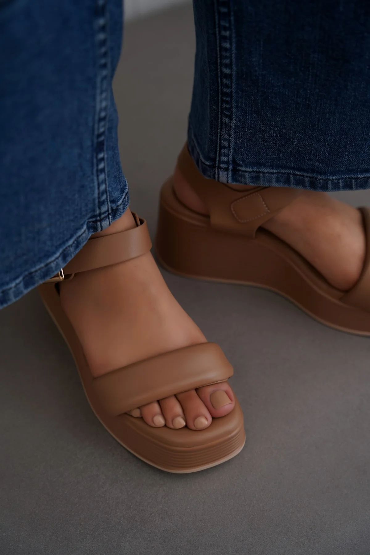 HOLIDAY MAMA SANDALS - Image 2