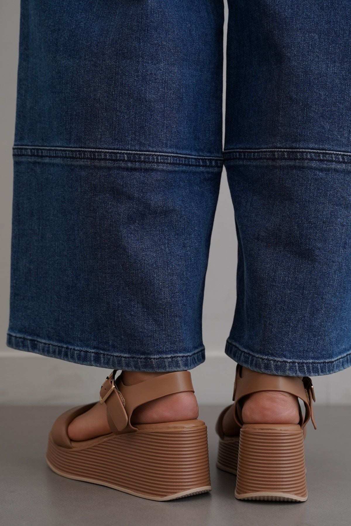 HOLIDAY MAMA SANDALS - Image 3