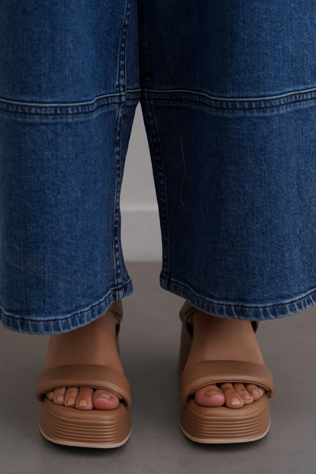 HOLIDAY MAMA SANDALS - Image 4