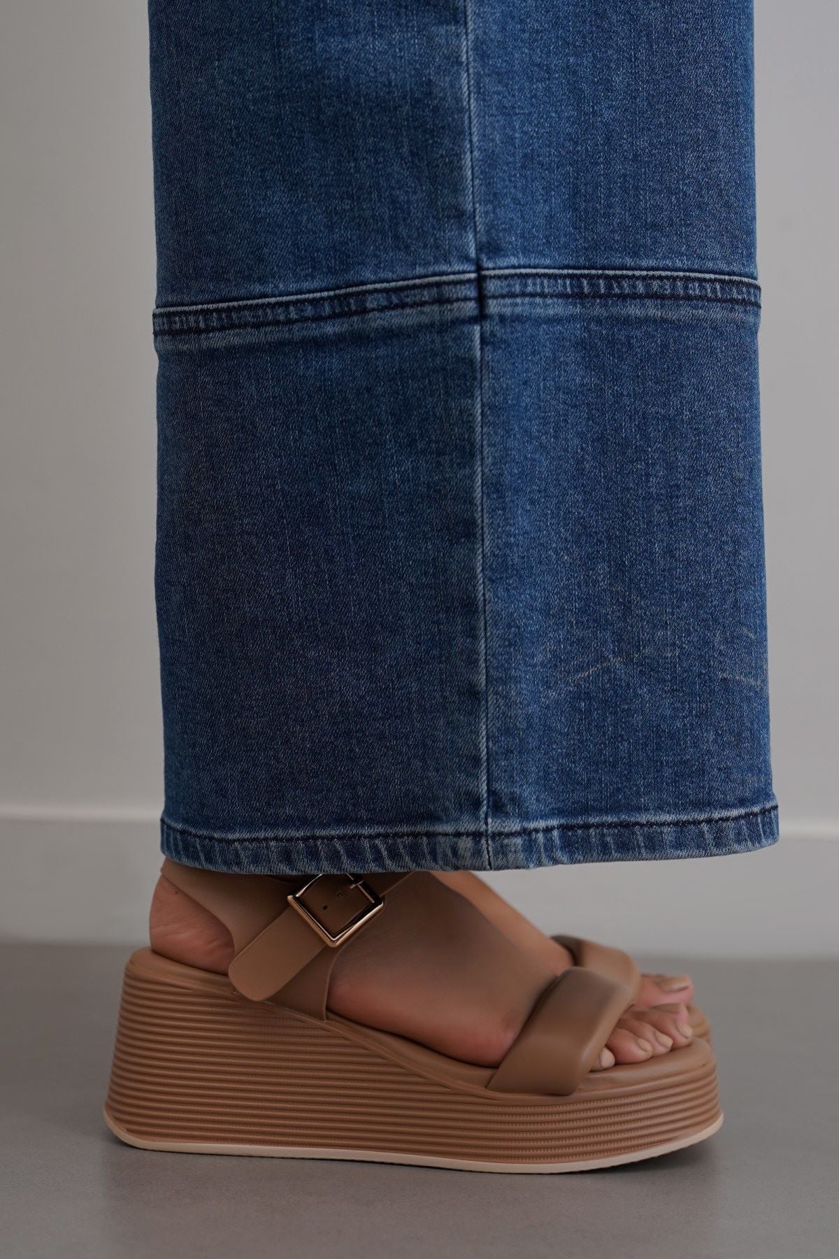 HOLIDAY MAMA SANDALS - Image 5