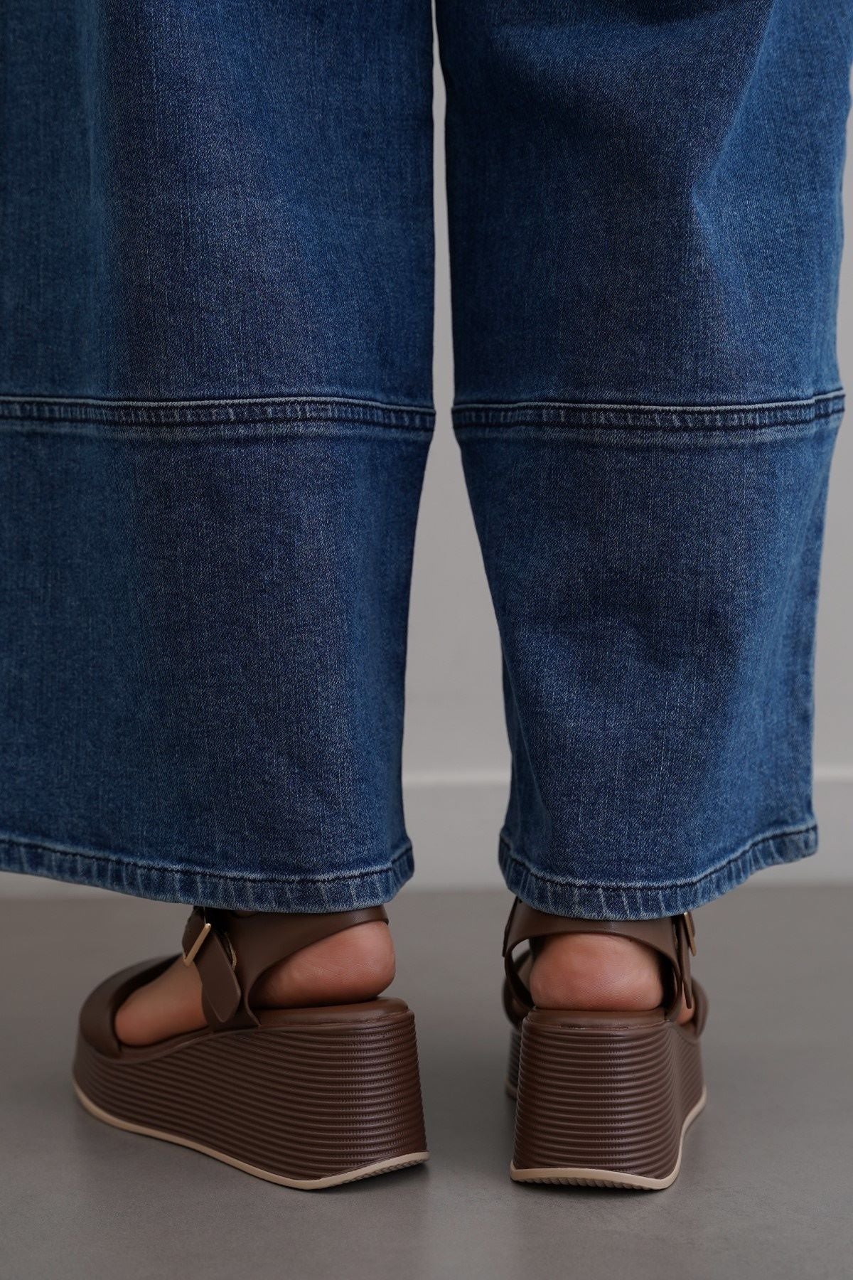 HOLIDAY MAMA SANDALS - Image 4