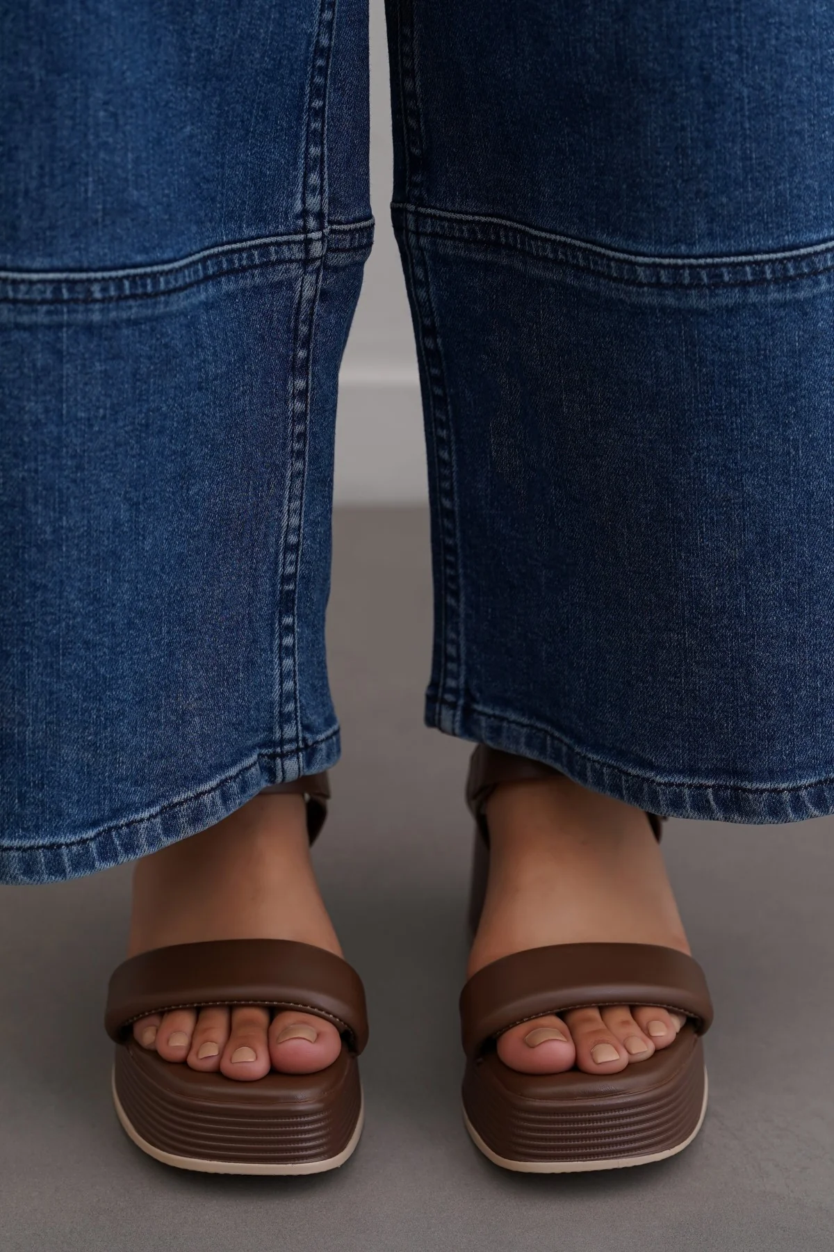HOLIDAY MAMA SANDALS - Image 5