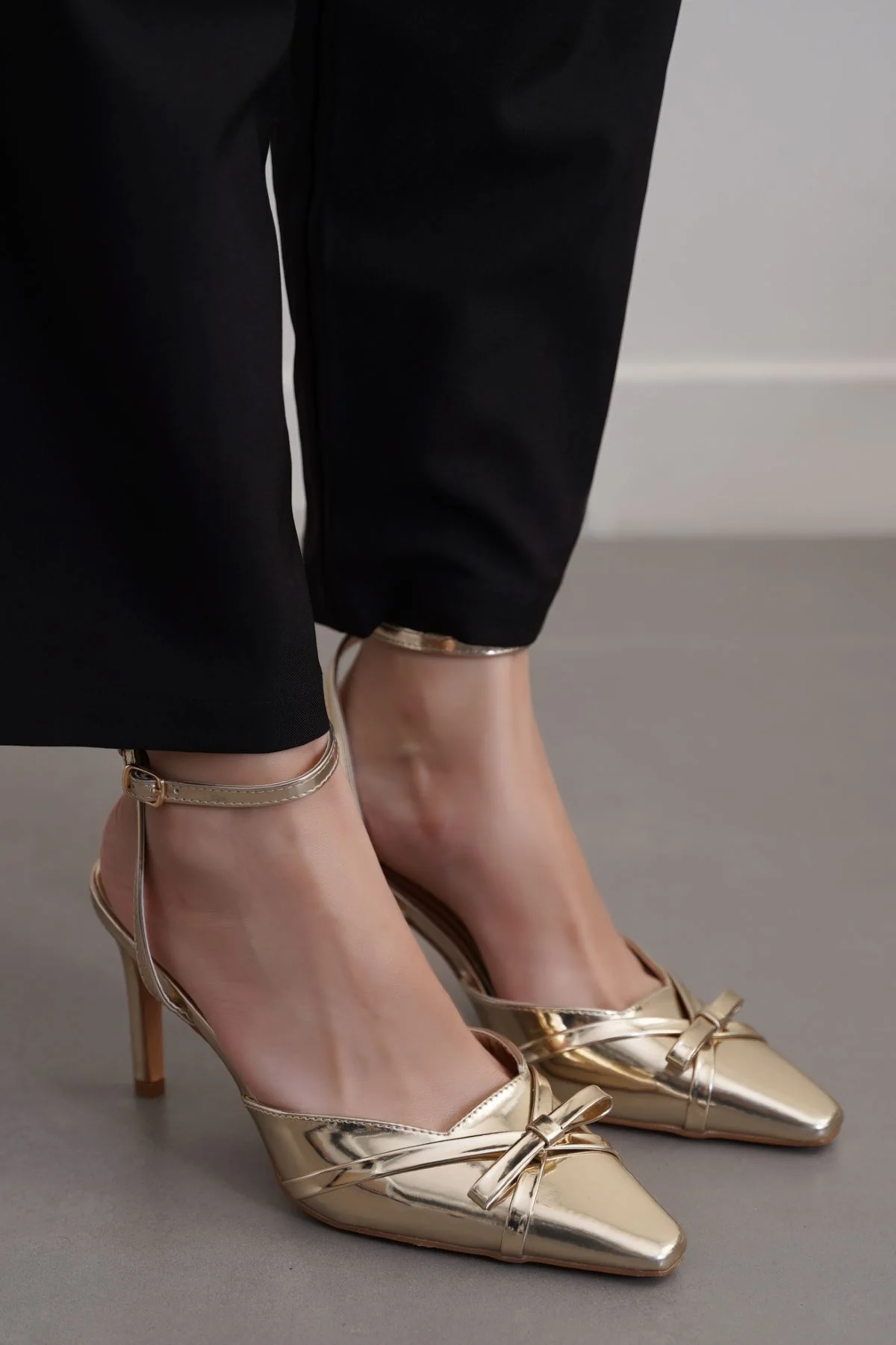 HOLLYWOOD BOW HEELS - Image 2