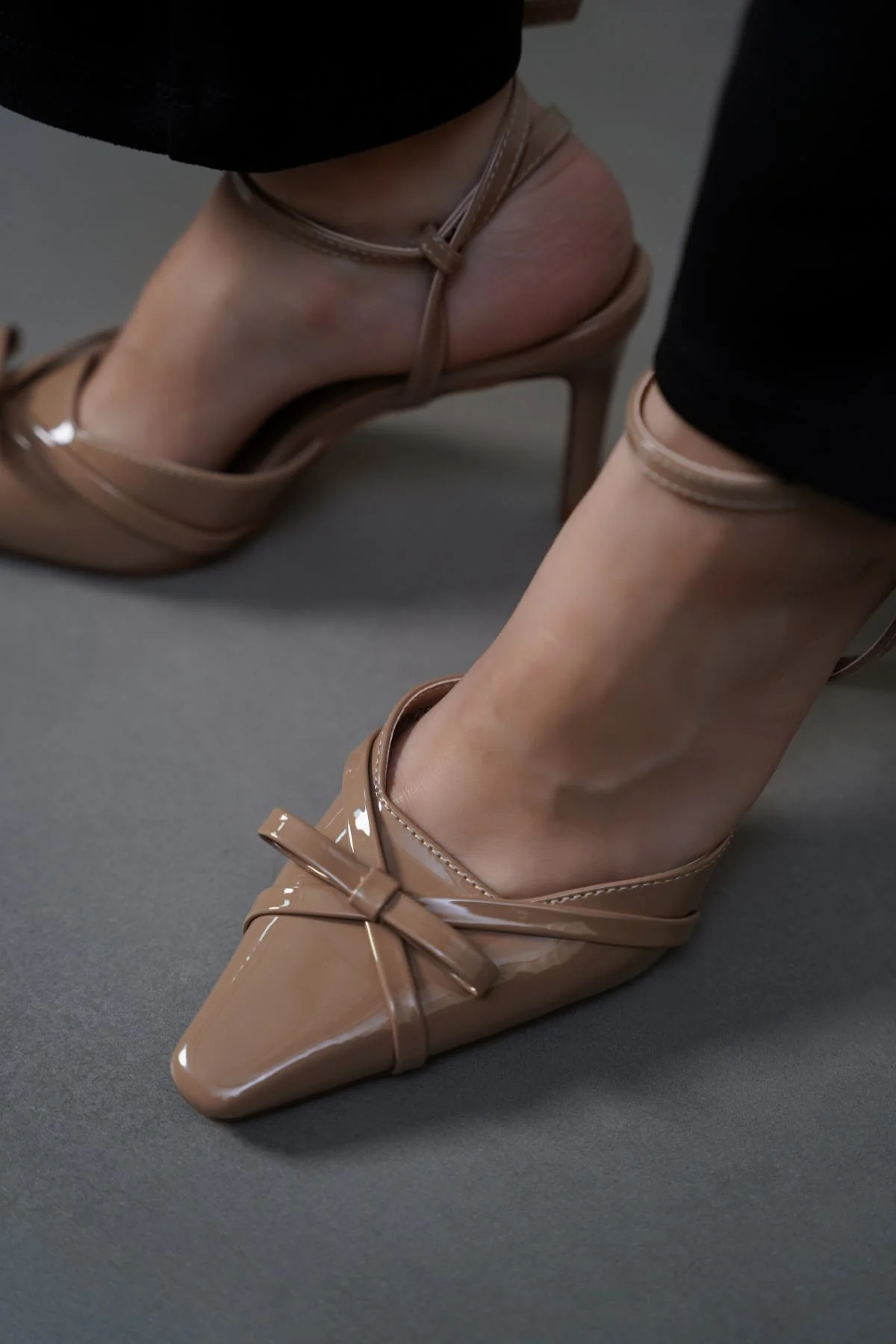 HOLLYWOOD BOW HEELS - Image 2