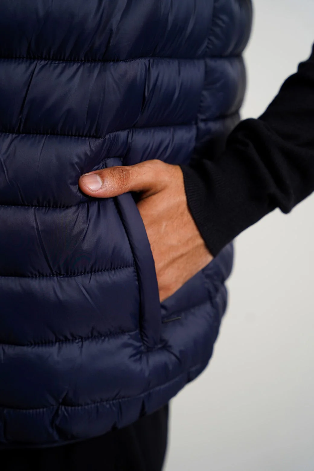 HOODED GILET - Image 5