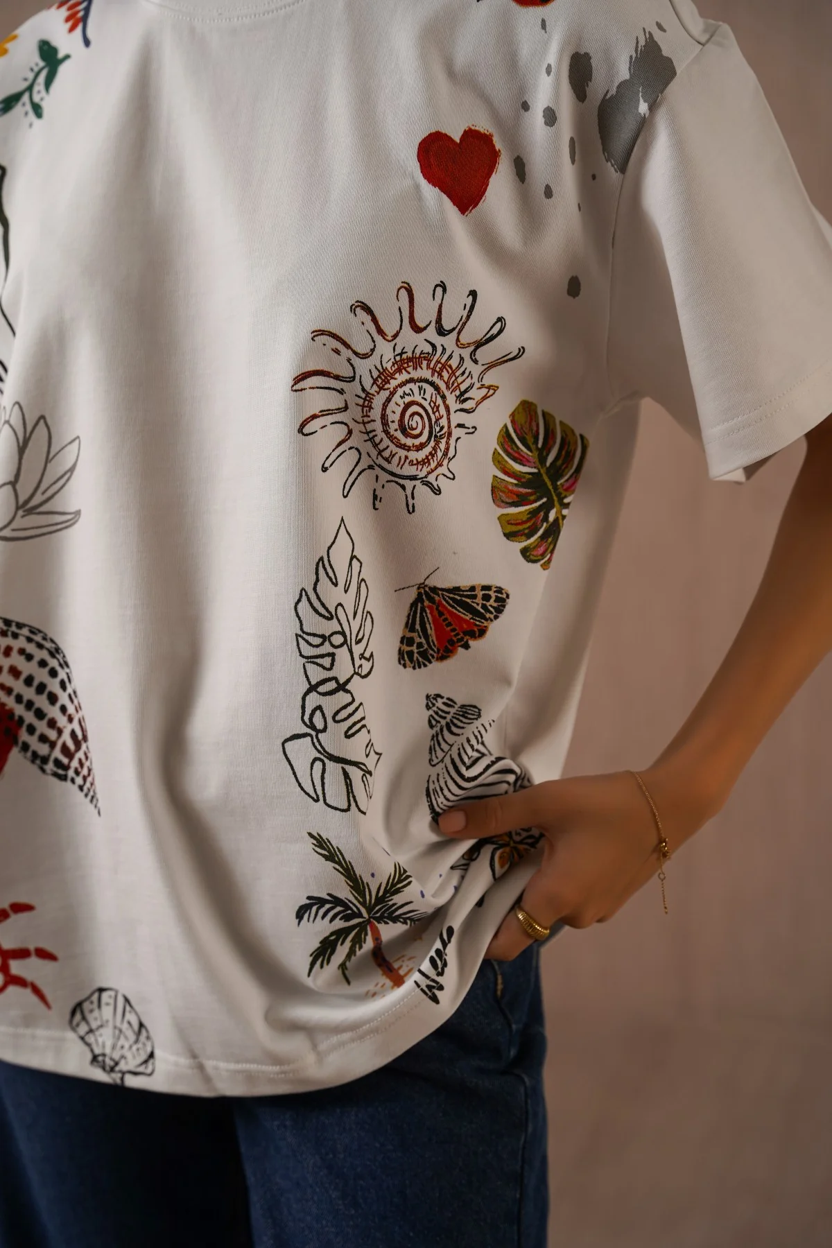 ISLAND LOVE TEE - Image 3