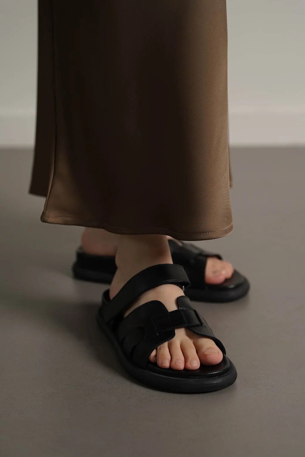 IZZY LEATHER SLIDES - Image 3