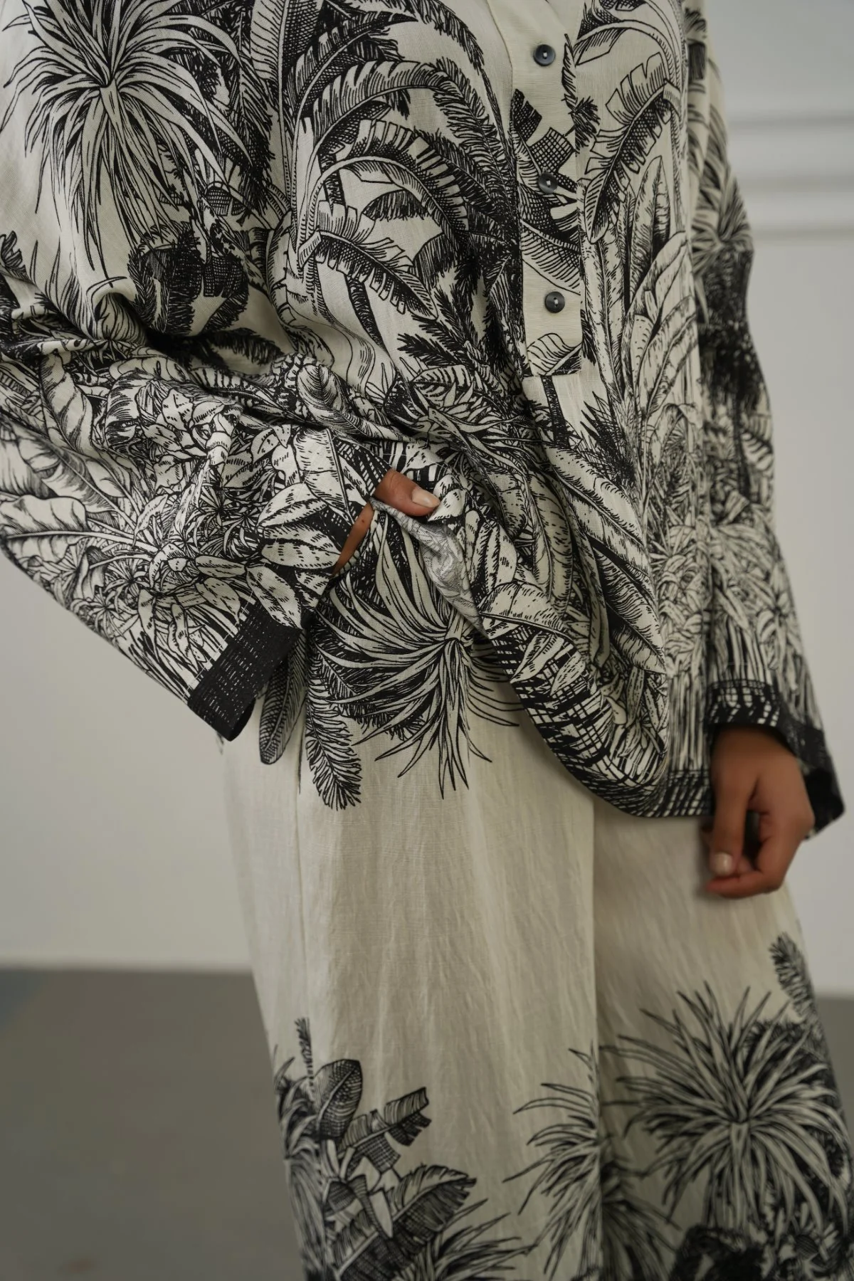 JUNGLE ETCH PANTS - Image 3