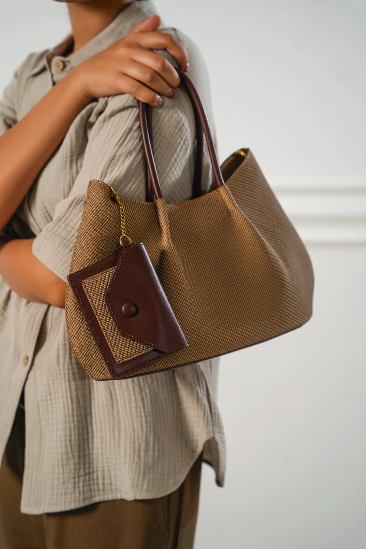 KARAKOY TOP-HANDLE TOTE