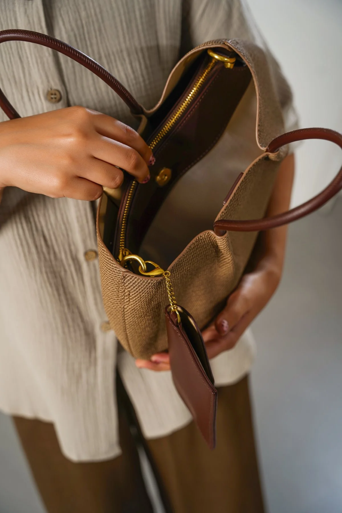KARAKOY TOP-HANDLE TOTE - Image 4