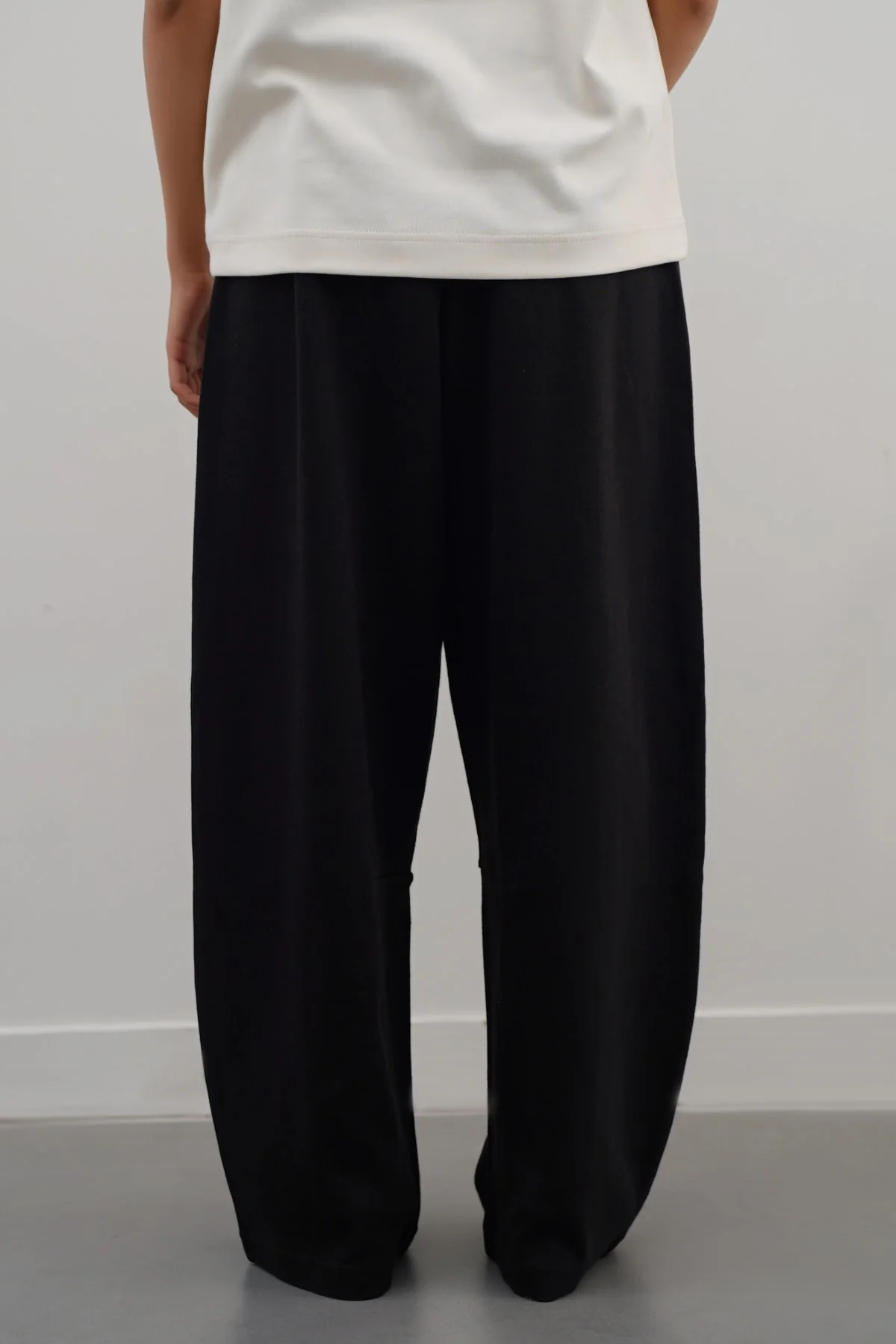 KNITTED BARREL PANTS - Image 5