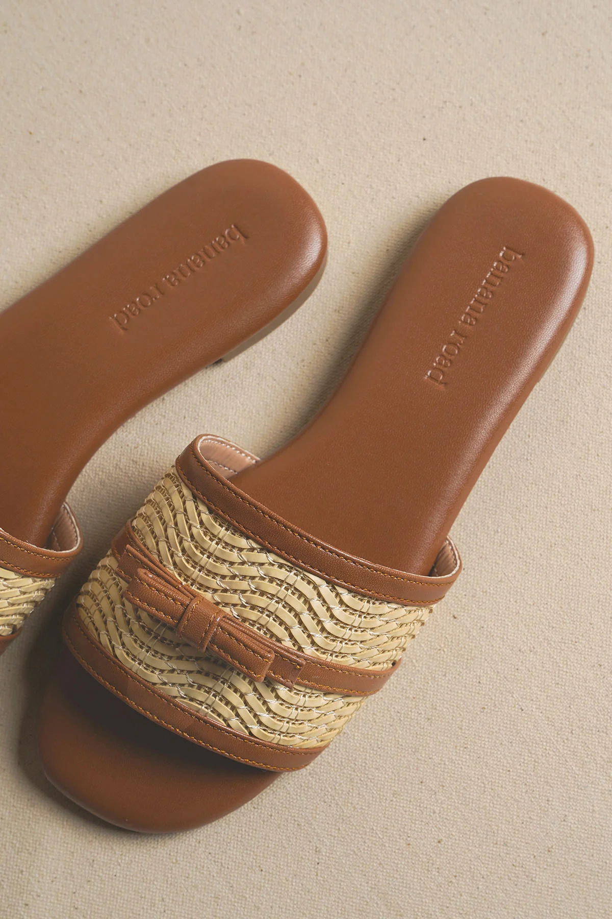 KNOT AND WEAVE SLIDES - Image 4