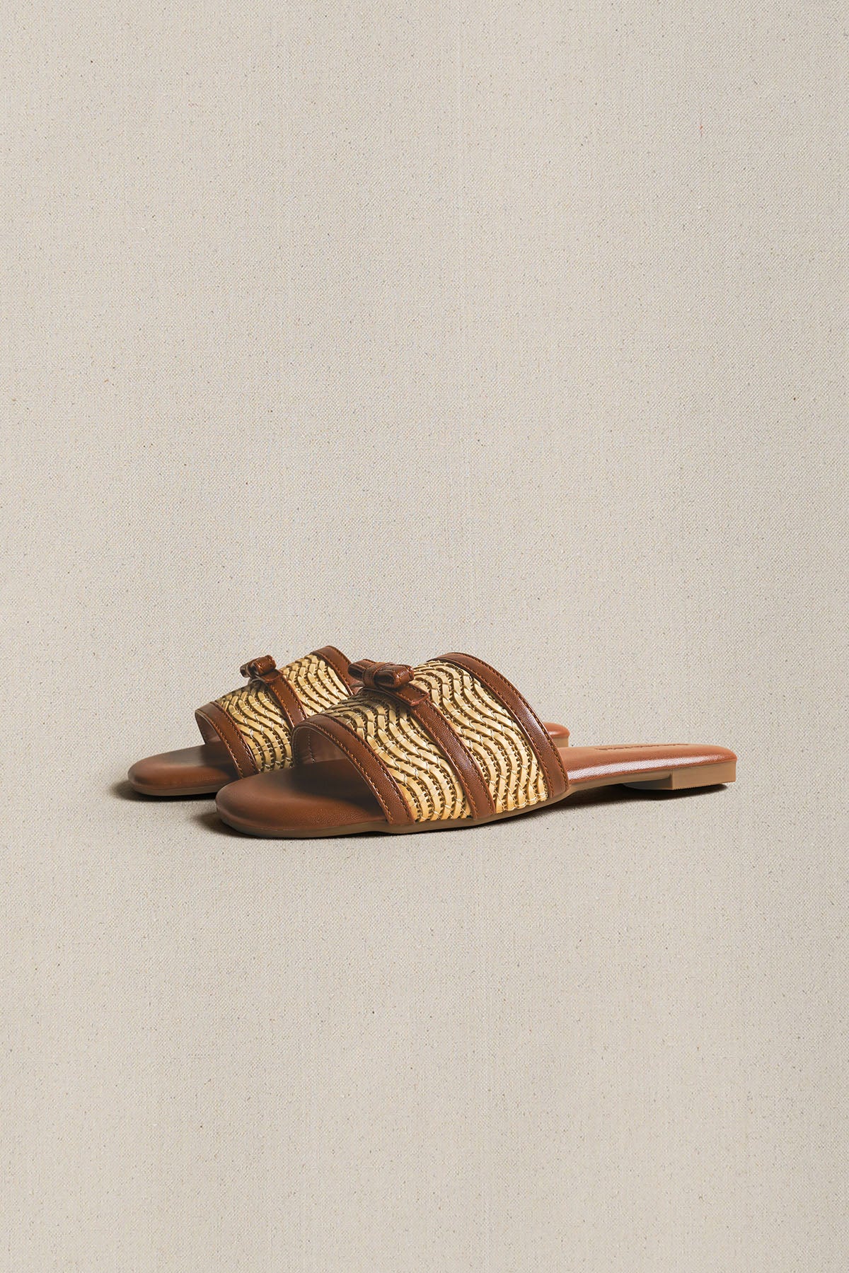KNOT AND WEAVE SLIDES - Image 5