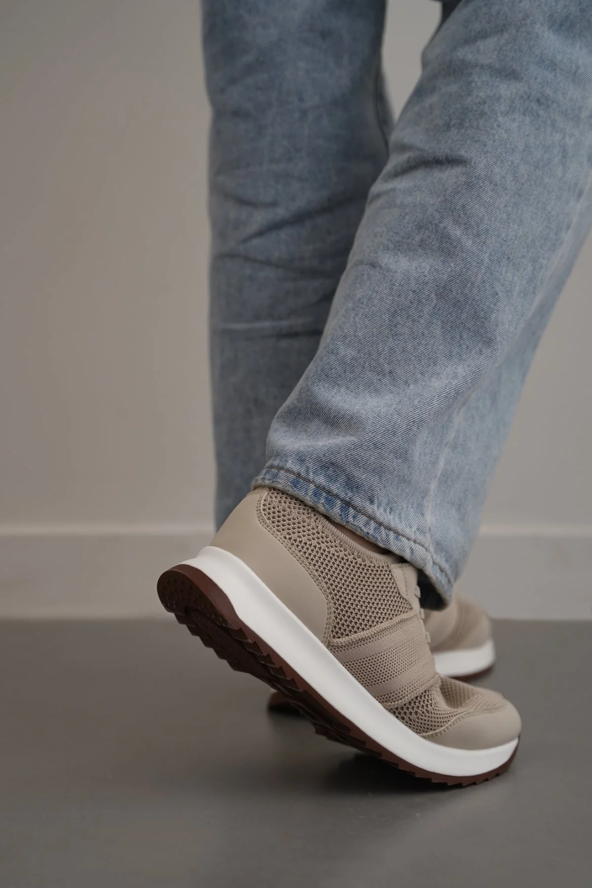 LACE-UP KNIT SNEAKERS - Image 5