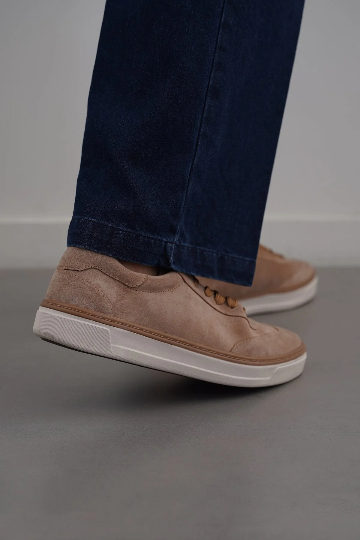 LACE-UP LEATHER SNEAKERS - Image 3