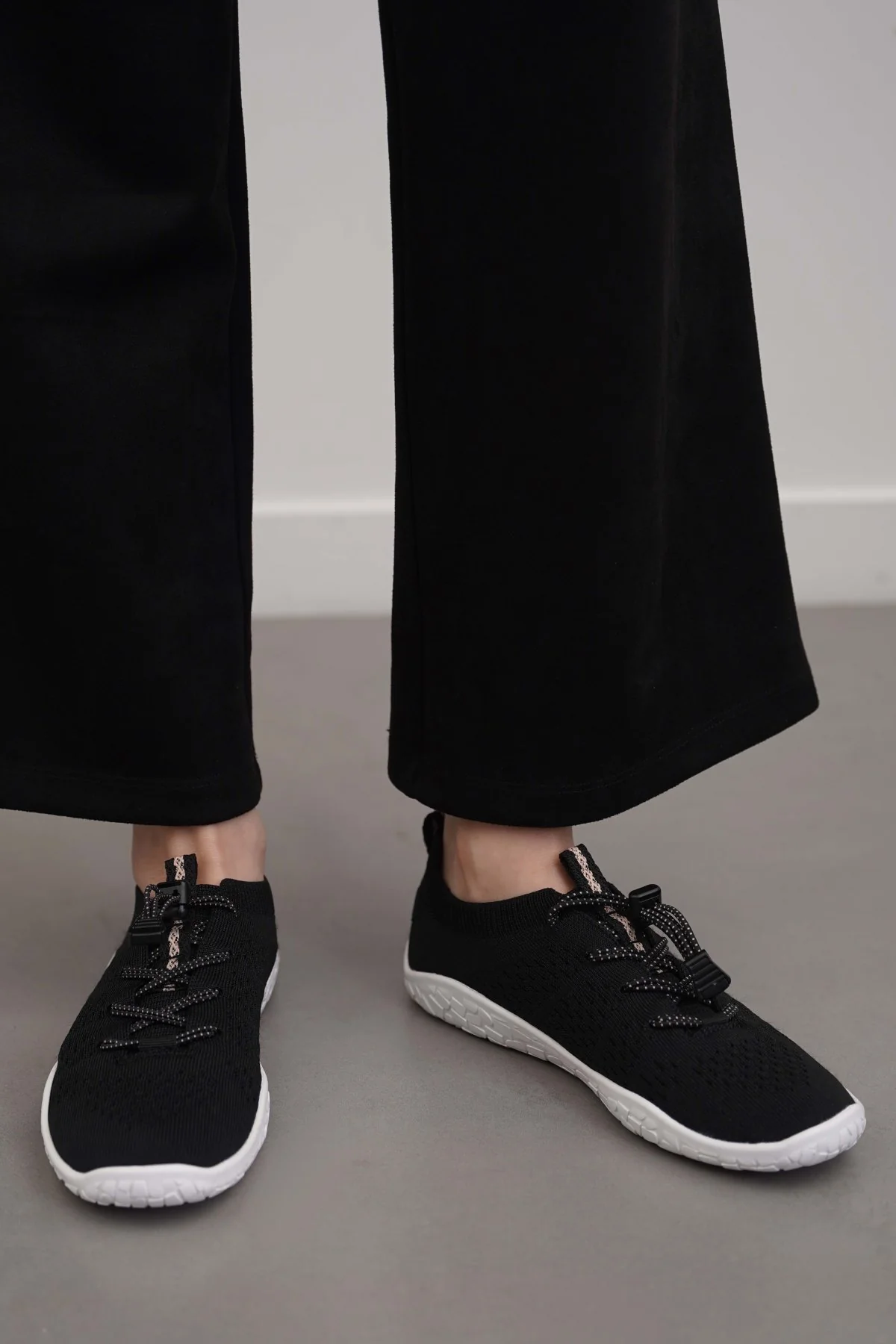 CITY WALKING SNEAKERS - Image 2