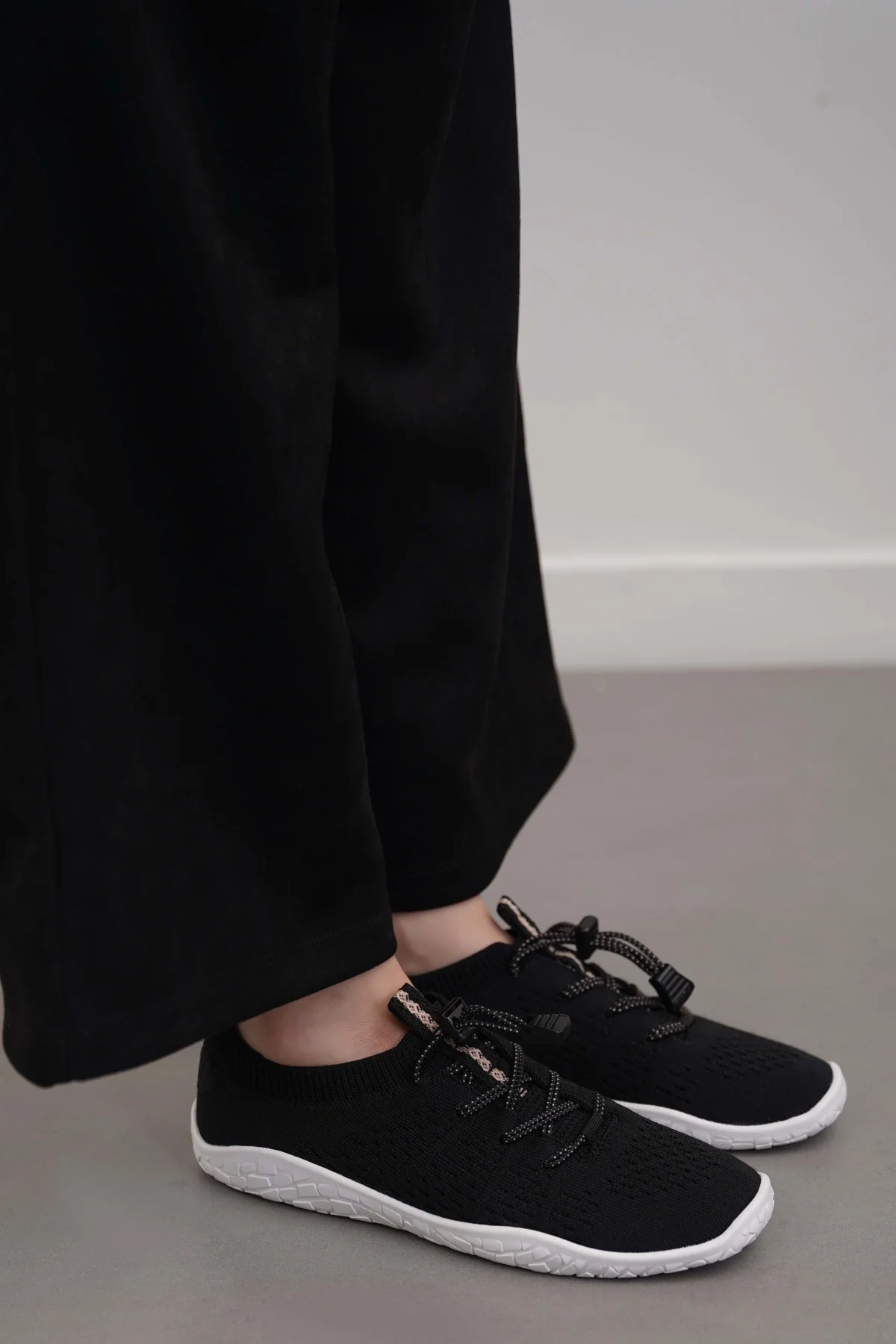 CITY WALKING SNEAKERS - Image 4