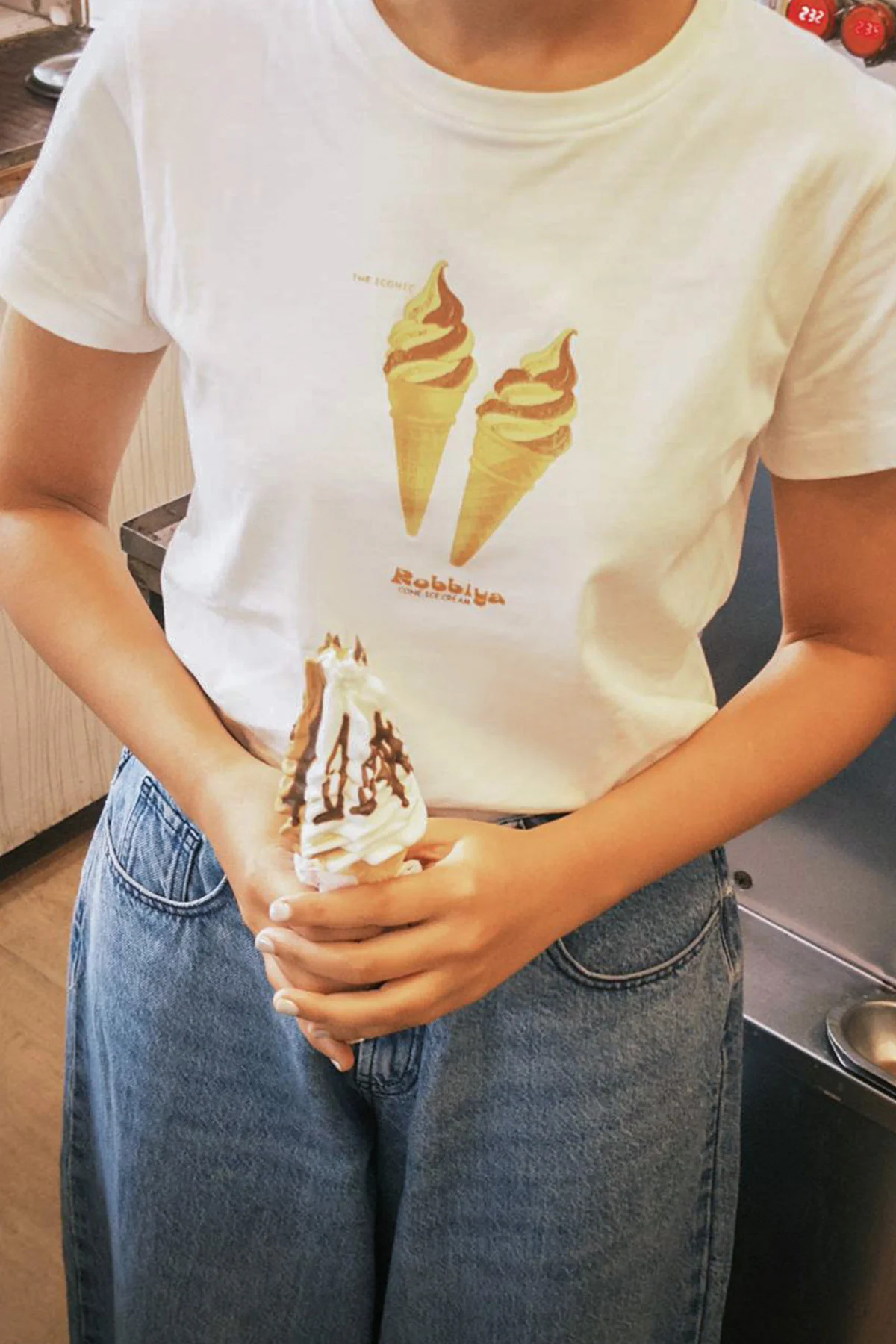 LAMA X ROBBIYA CONE TEE - Image 3