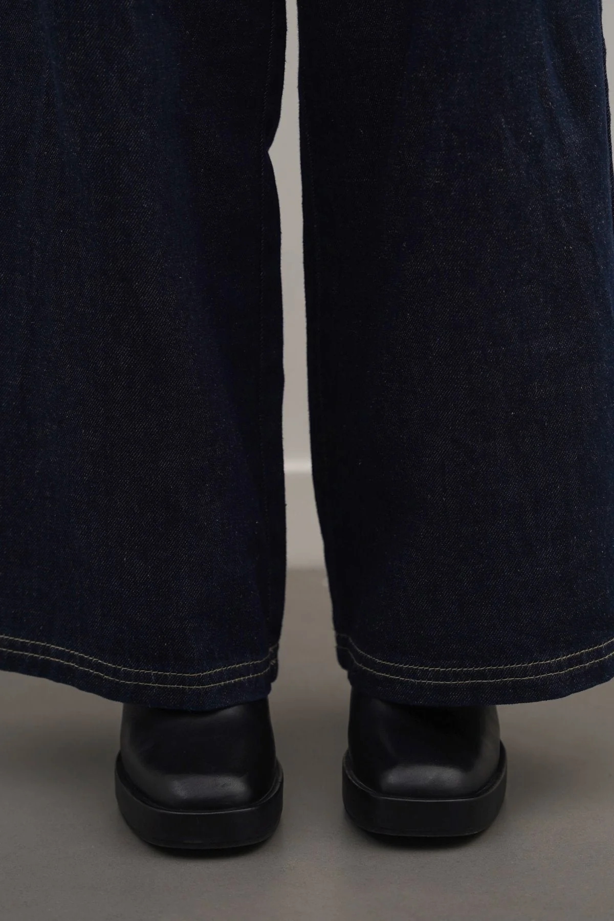 LEATHER BLOCK BOOTS - Image 5