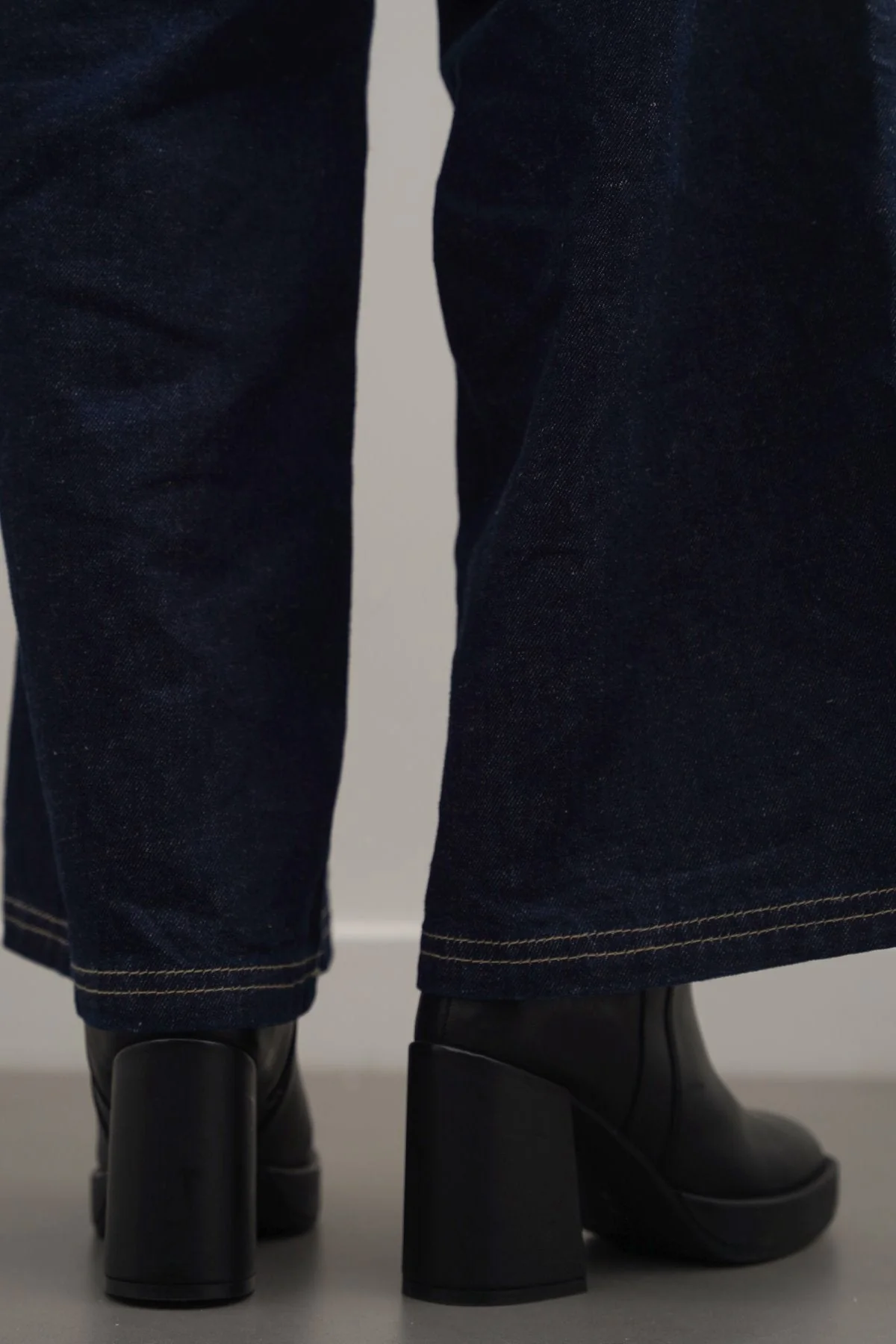 LEATHER BLOCK BOOTS - Image 6
