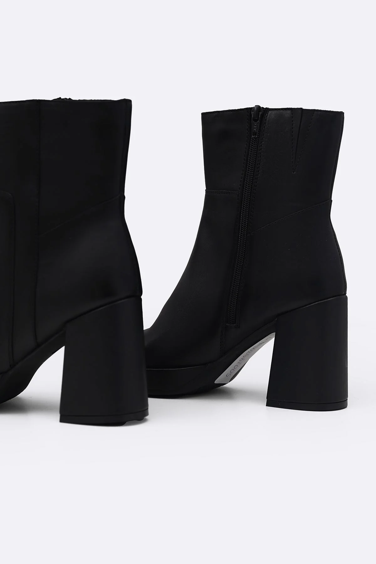 LEATHER BLOCK BOOTS - Image 8