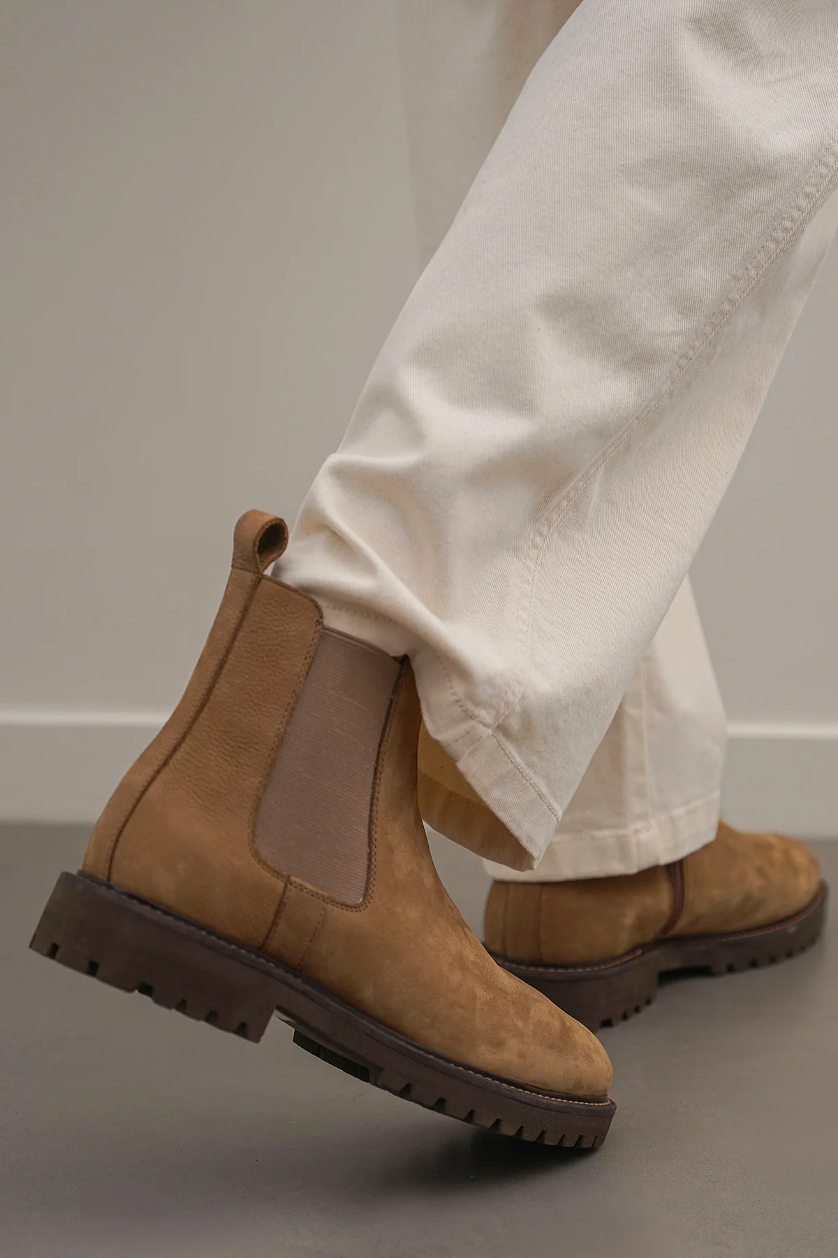 LEATHER CHELSEA BOOTS - Image 5