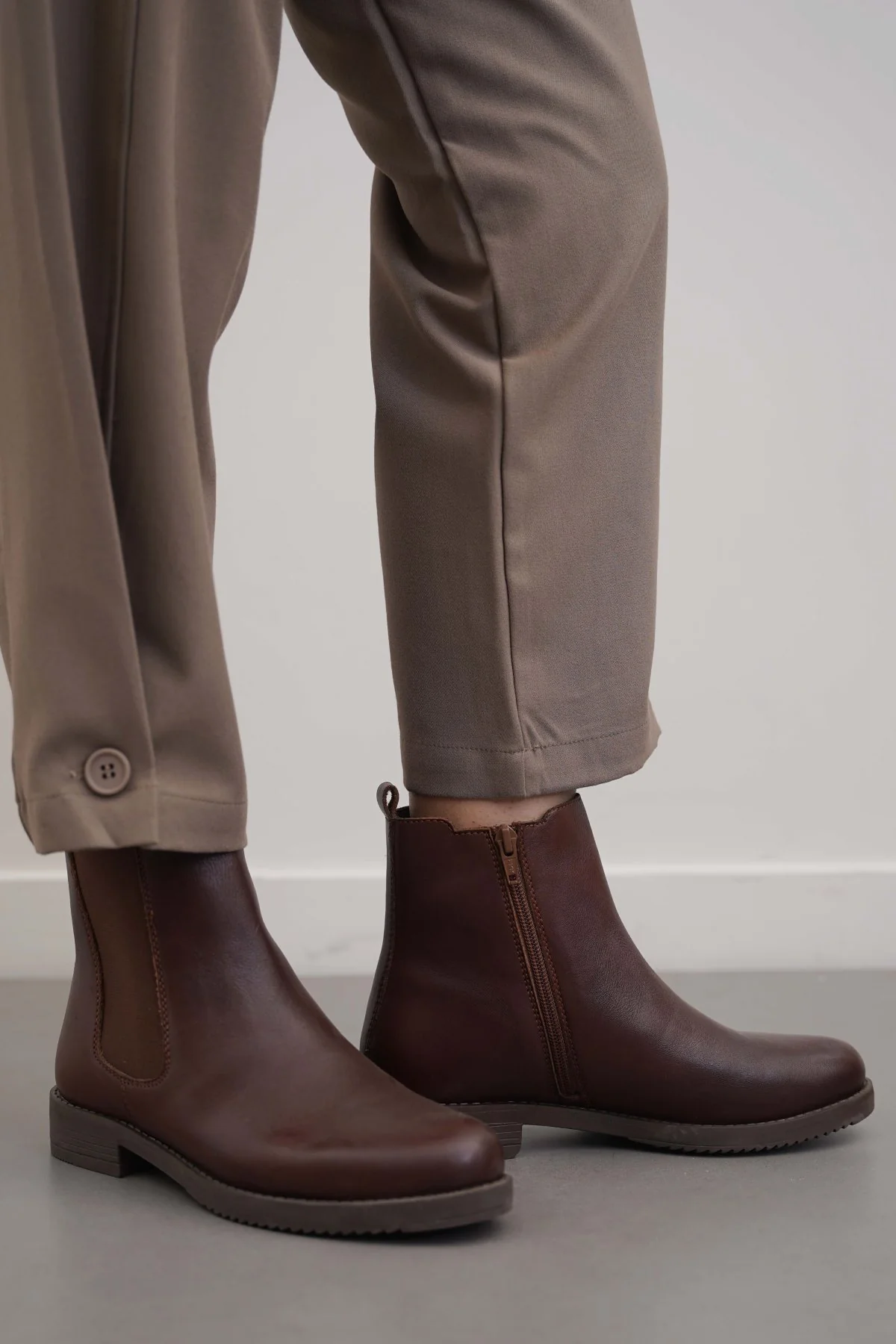 LEATHER CHELSEA BOOTS - Image 4