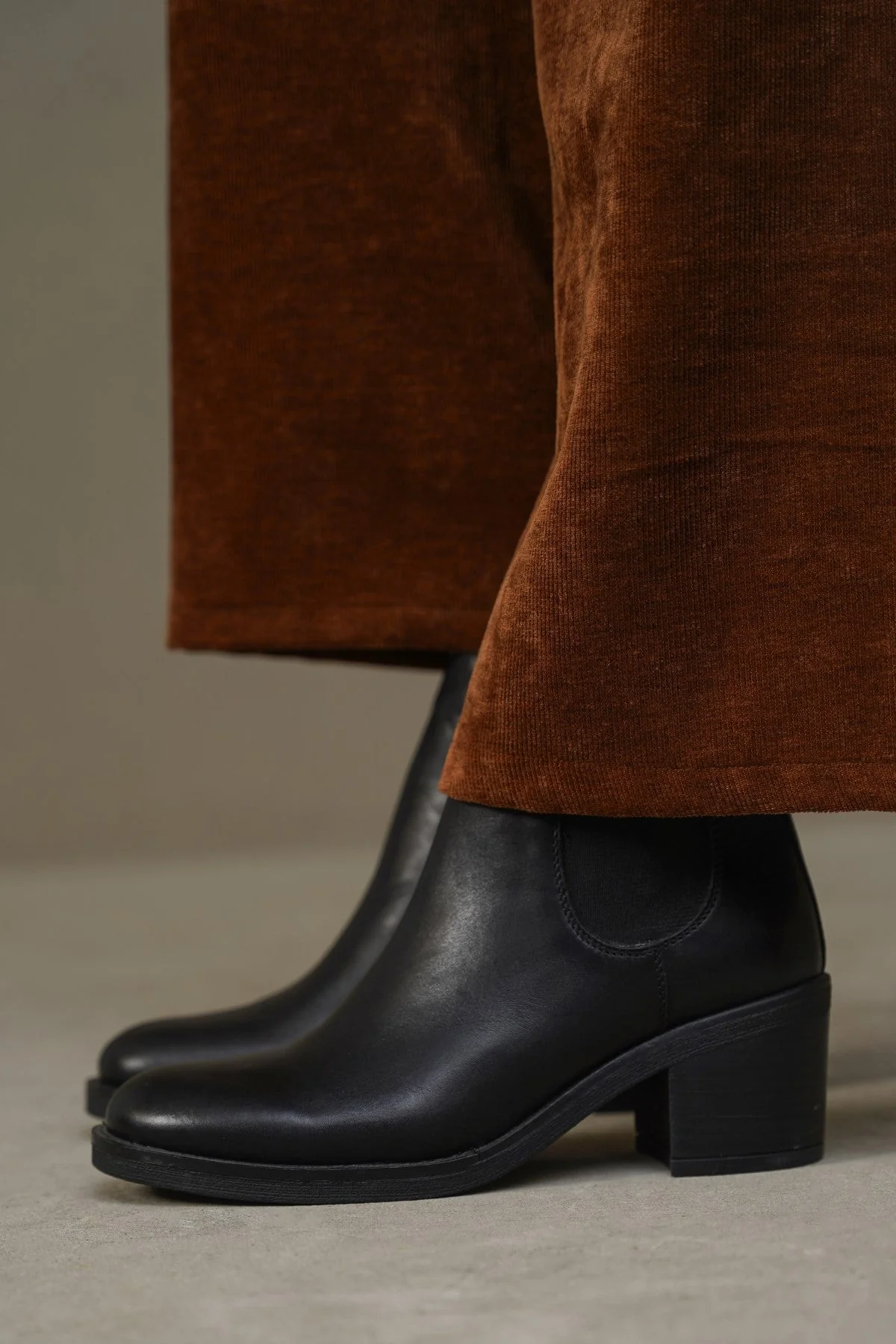 BLOCK LEATHER BOOTS - Image 7