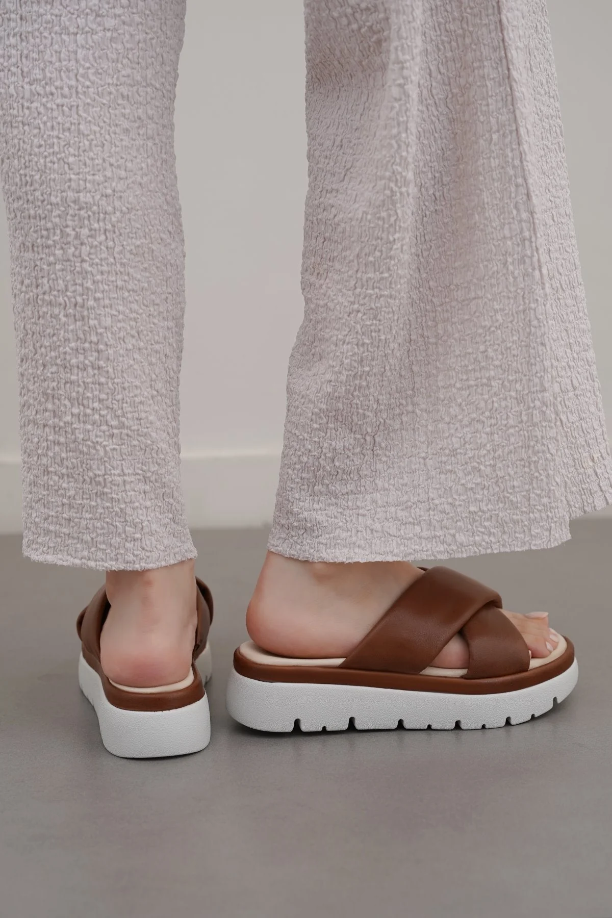 LEATHER MAMA CROSS SLIDES - Image 4