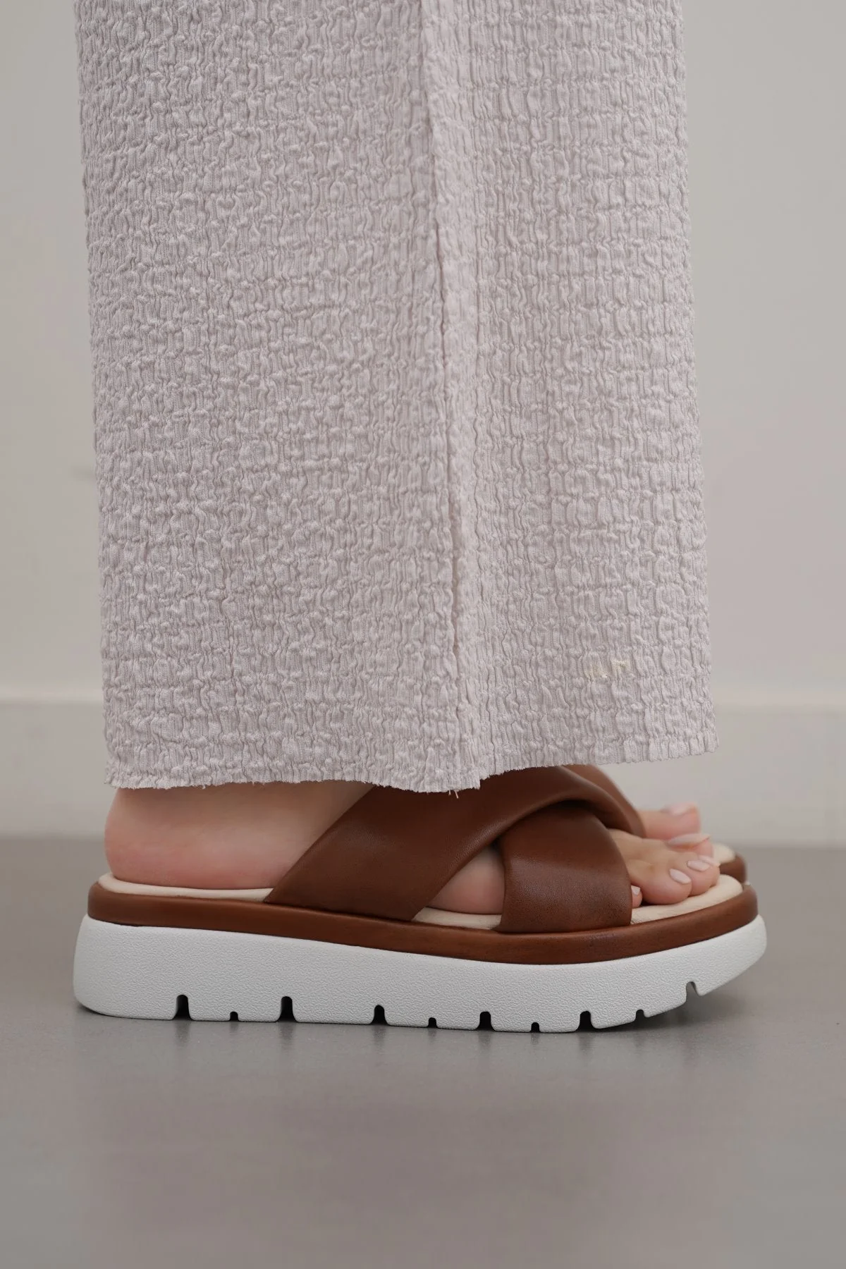 LEATHER MAMA CROSS SLIDES - Image 5