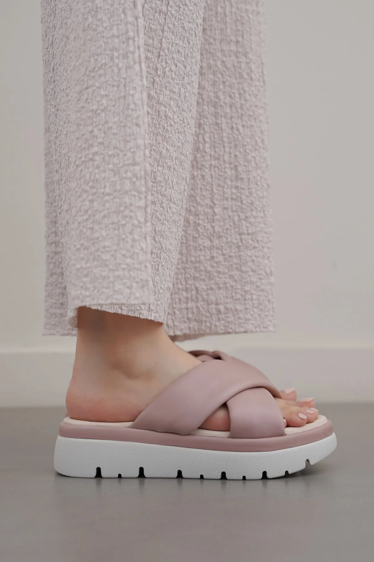 LEATHER MAMA CROSS SLIDES - Image 5