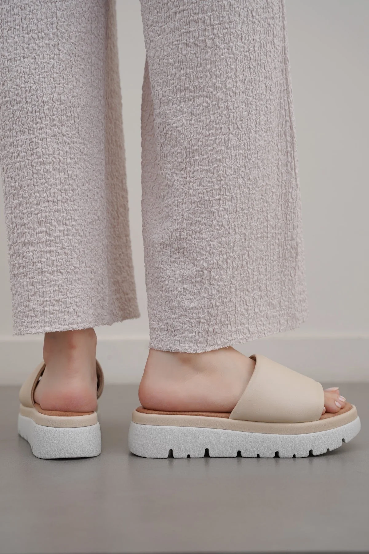 LEATHER MAMA PLATFORM SLIDES - Image 3