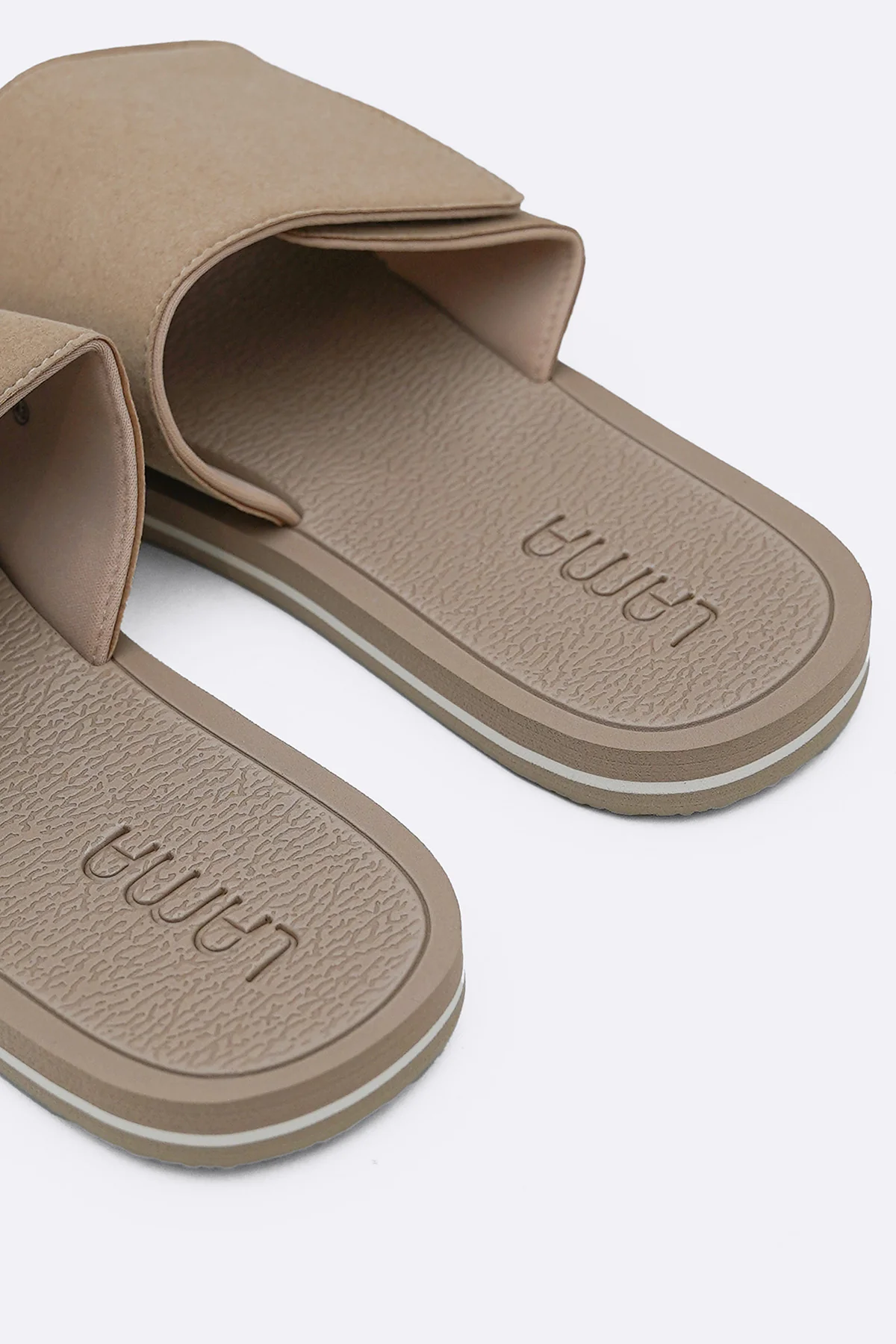 LIGHT EVERYDAY SLIPPERS - Image 4