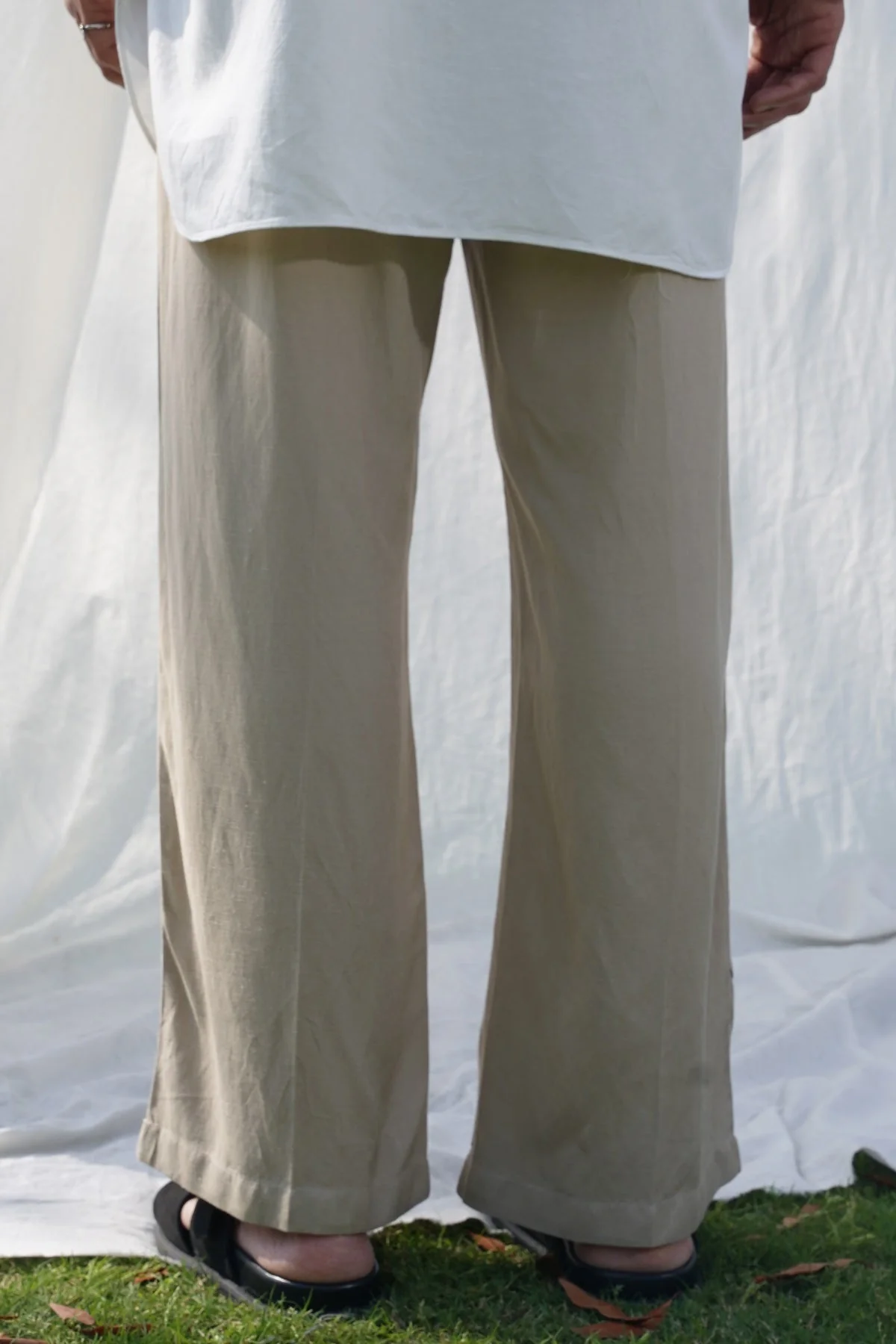 LINEN BLEND RELAXED TROUSERS - Image 6
