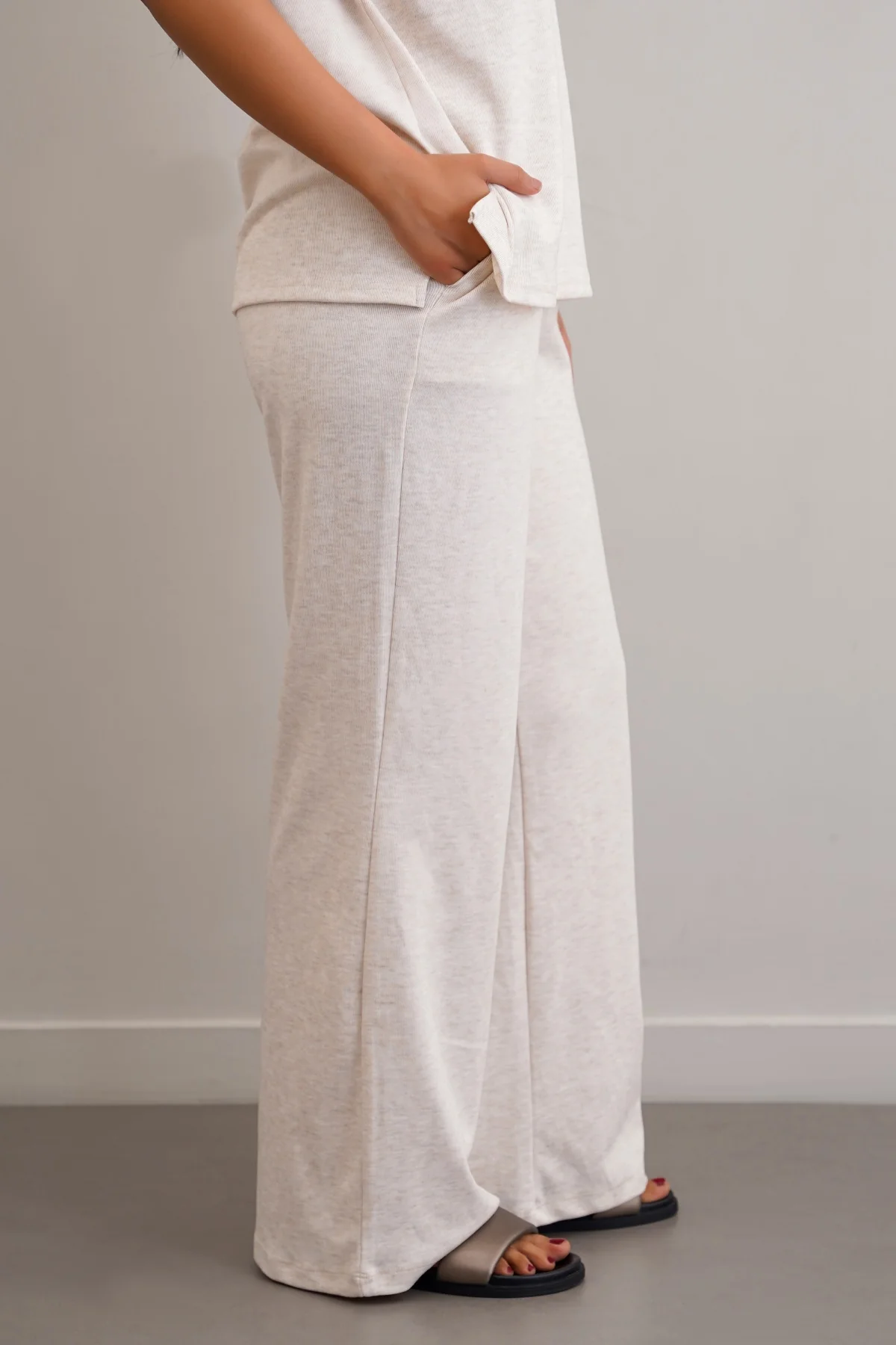 LIVE IN PANTS - Image 3
