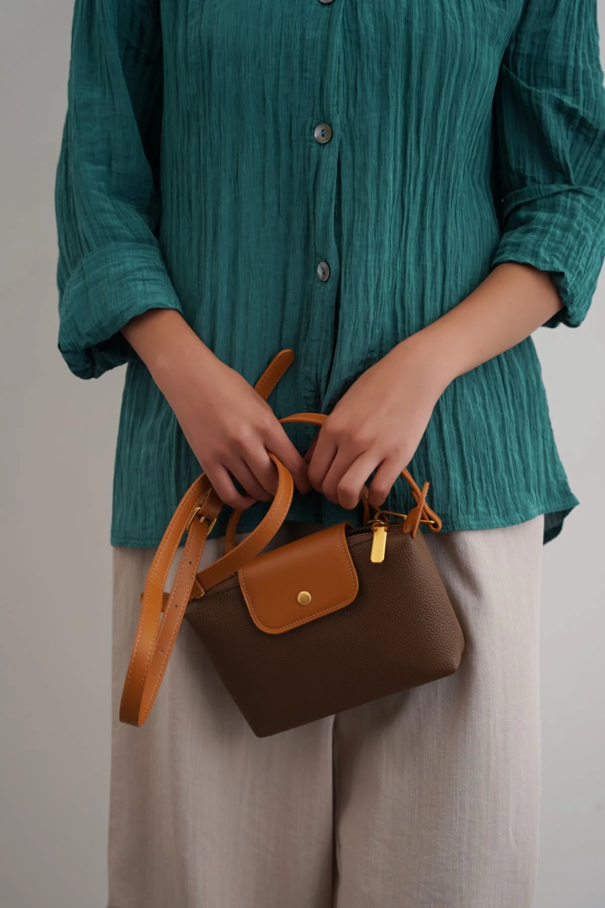 SMALL LOTUS CROSSBODY