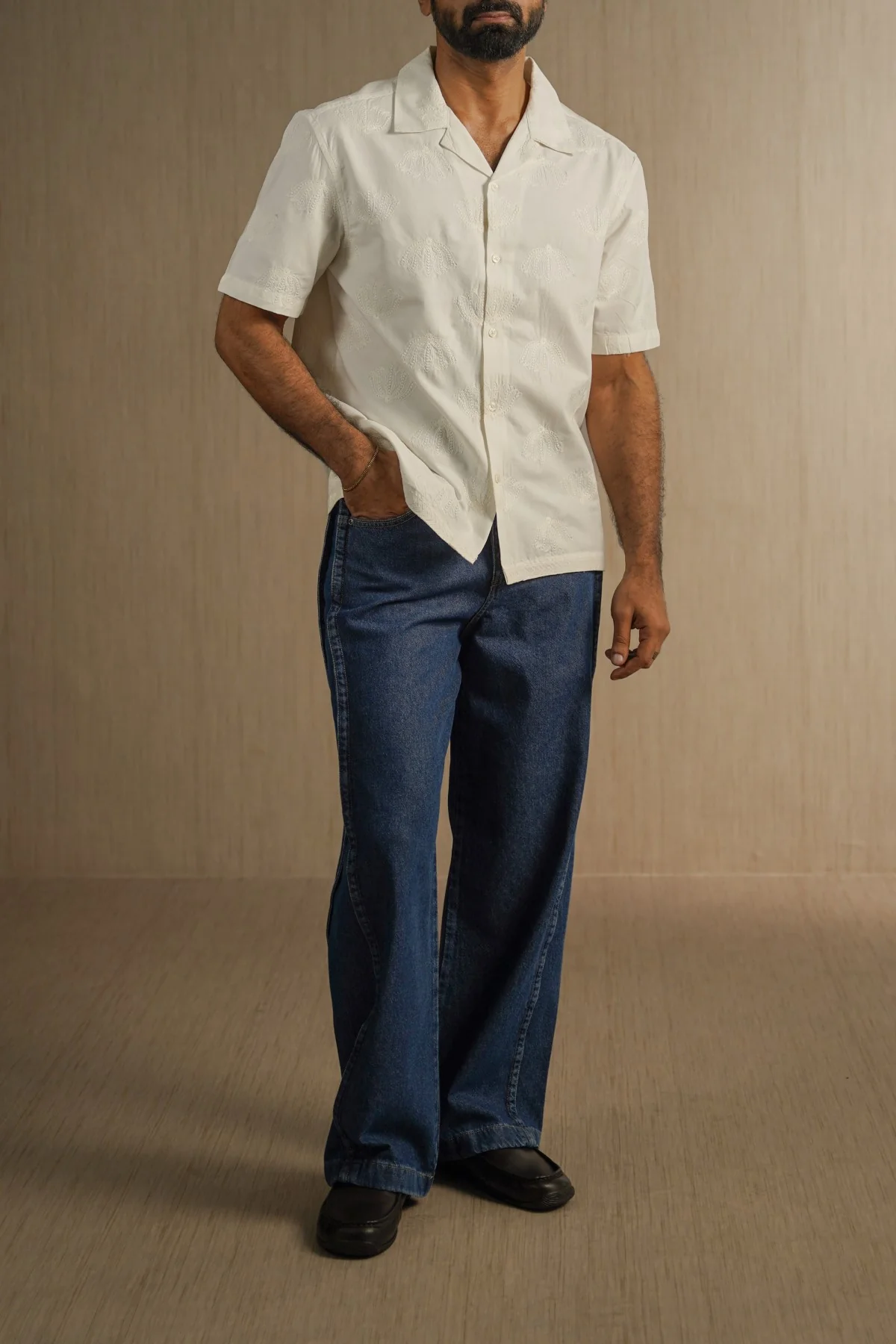 LOTUS EMBROIDERED SAFARI - Image 4