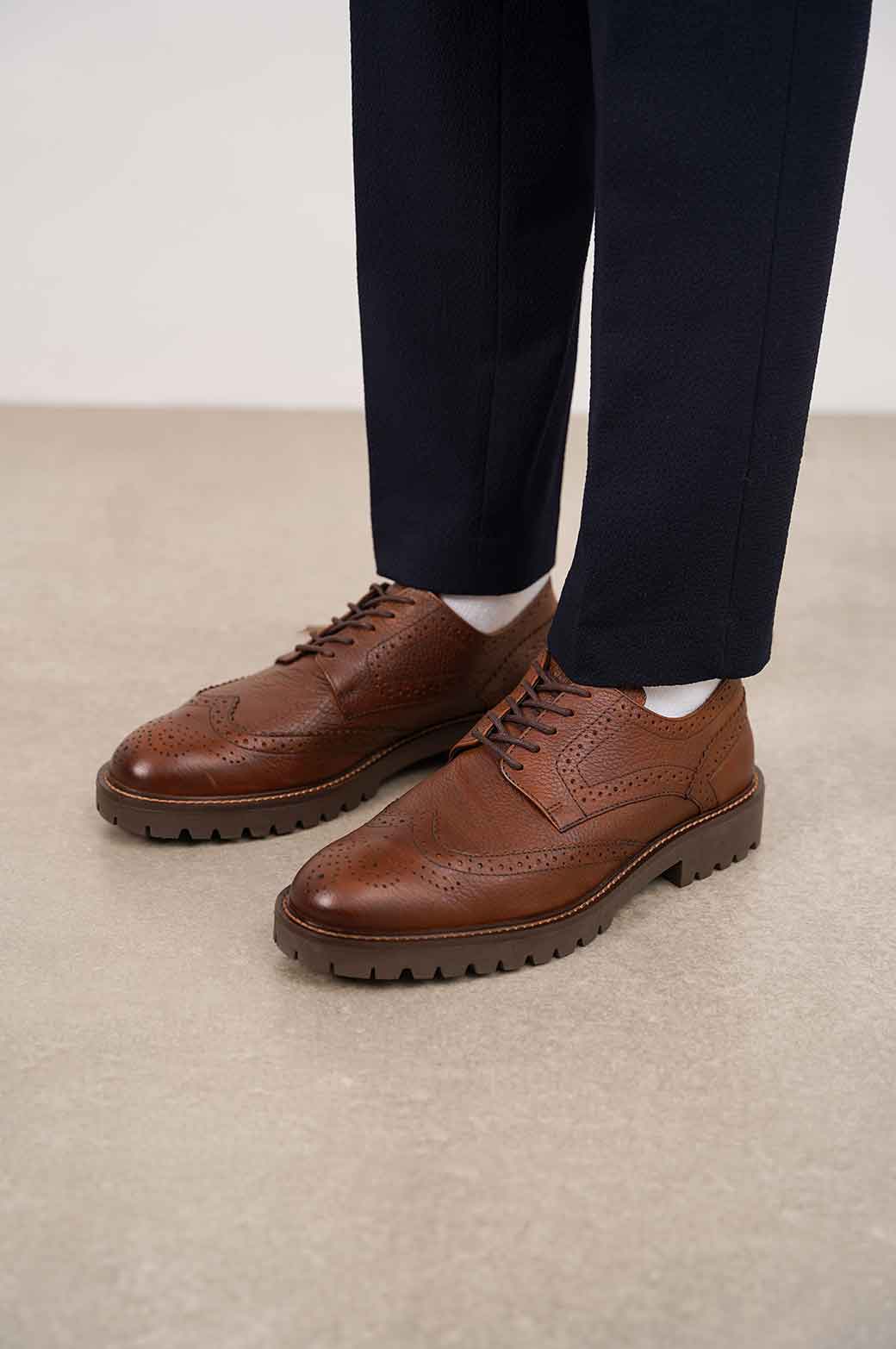 LOW-TOP LEATHER BROGUES - Image 4