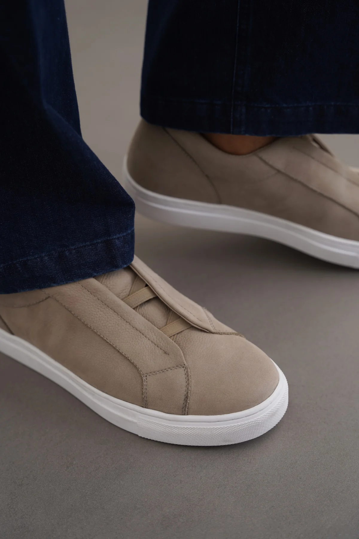 LOW TOP LEATHER SNEAKERS - Image 2