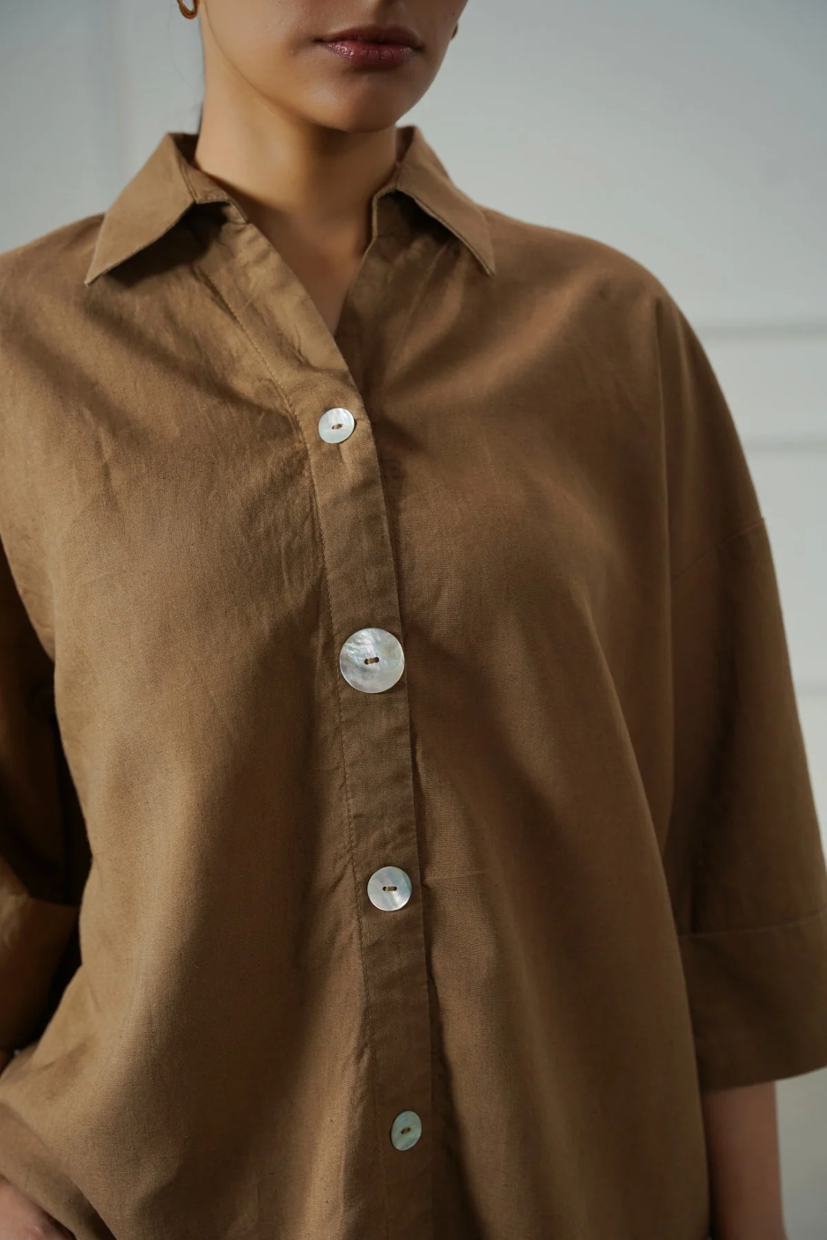 LYOCELL LINEN BUTTON SHIRT - Image 6